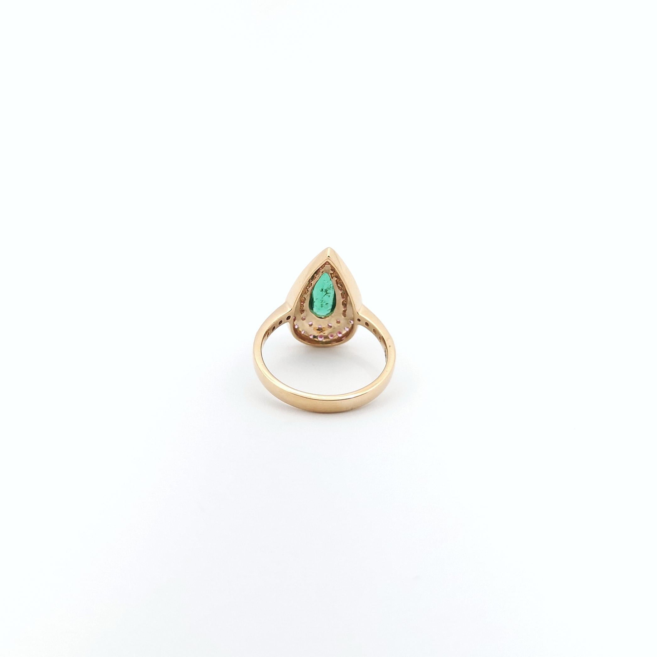 Emerald, Pink Sapphire and Diamond Ring set in 18K Rose Gold Settings For Sale 5