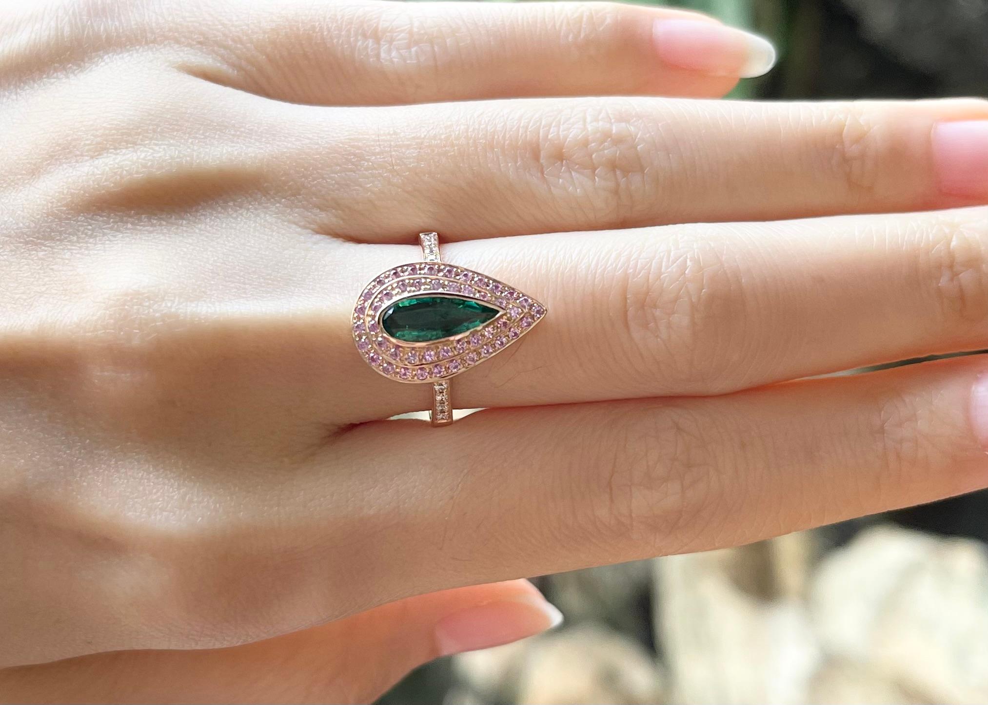 Contemporary Emerald, Pink Sapphire and Diamond Ring set in 18K Rose Gold Settings For Sale