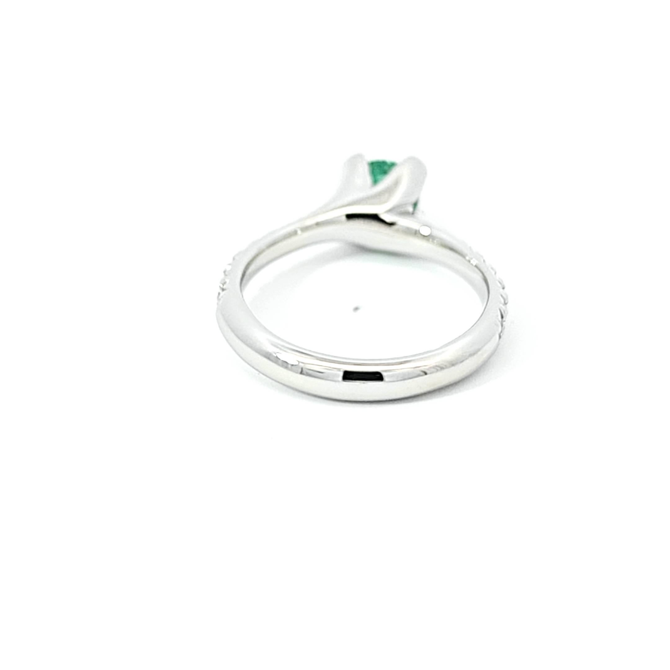 Round Cut Emerald Platinum 950 Ring with Natural White Diamonds For Sale