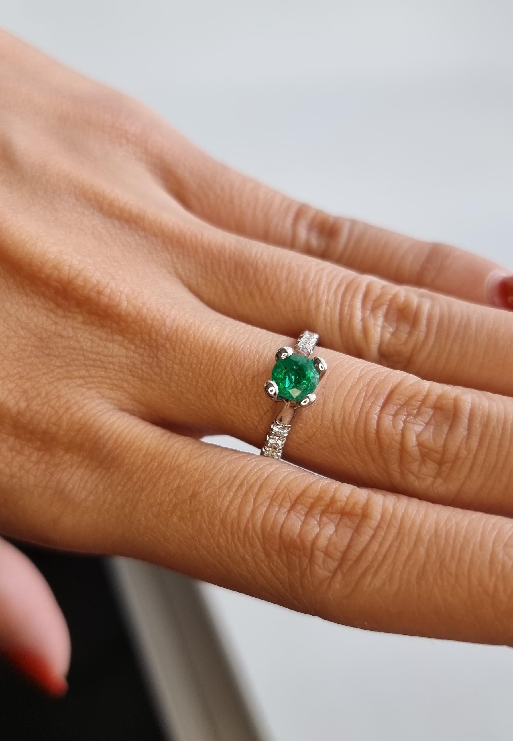 Emerald Platinum 950 Ring with Natural White Diamonds For Sale 3