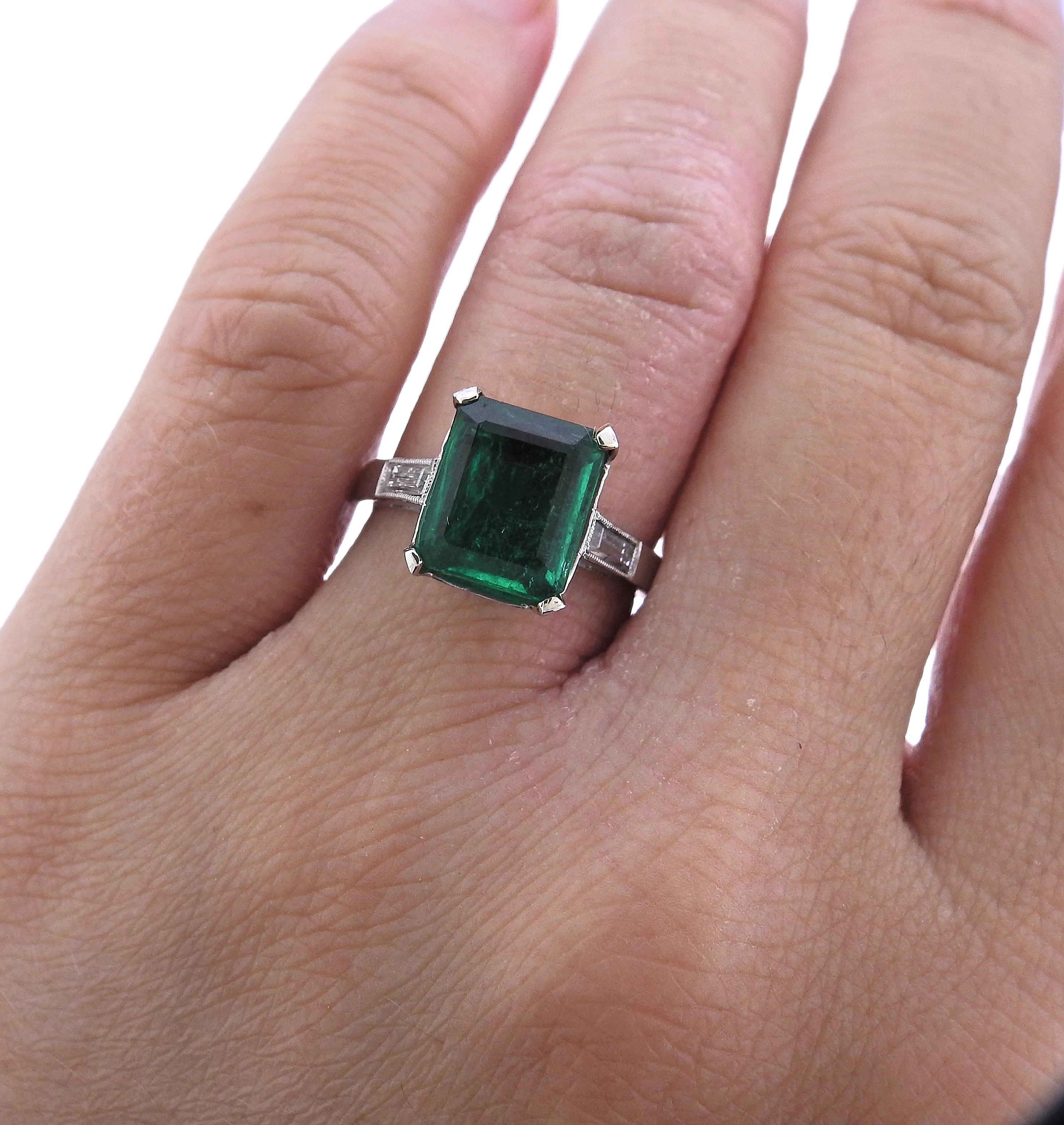 Emerald Platinum Diamond Ring In Excellent Condition For Sale In New York, NY