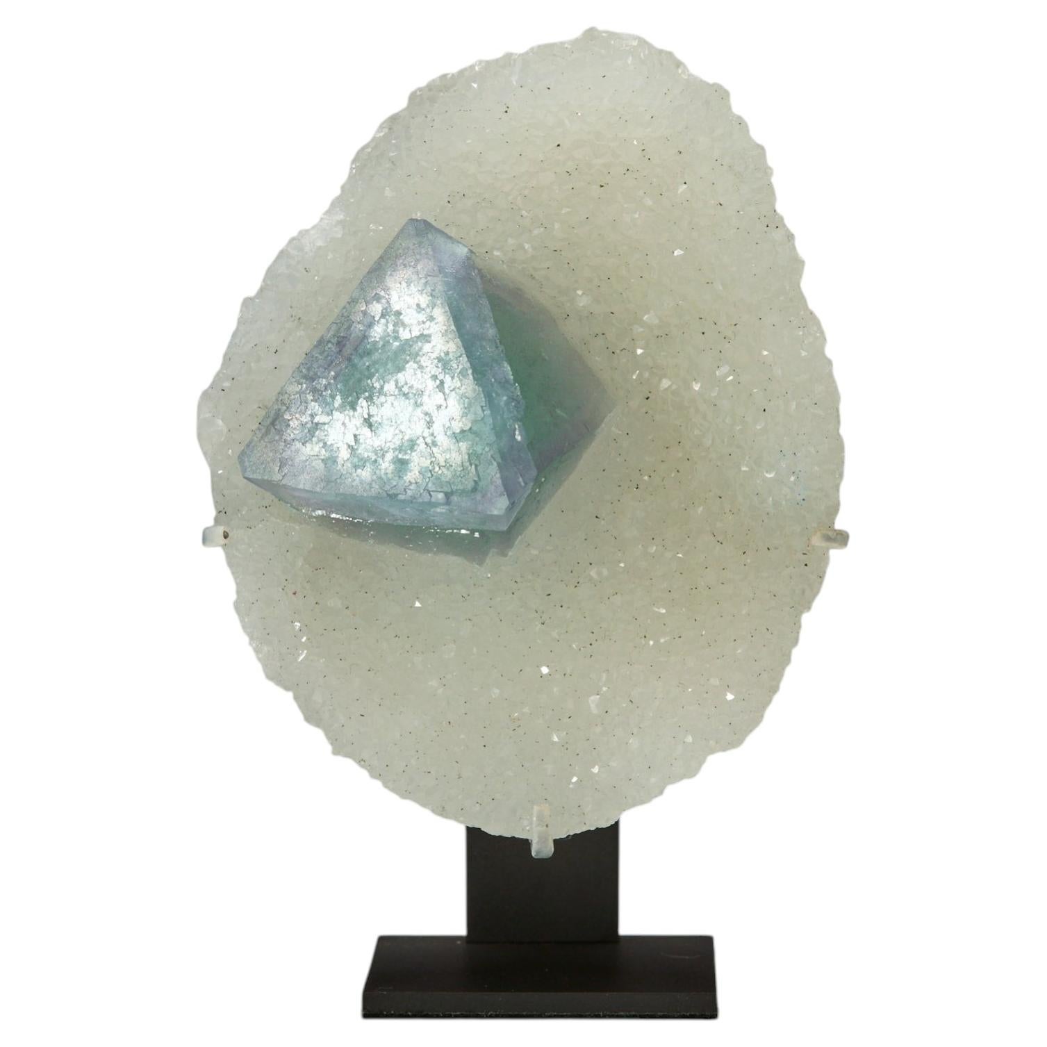 Emerald Pyramid white quartz Decorative Object Table top