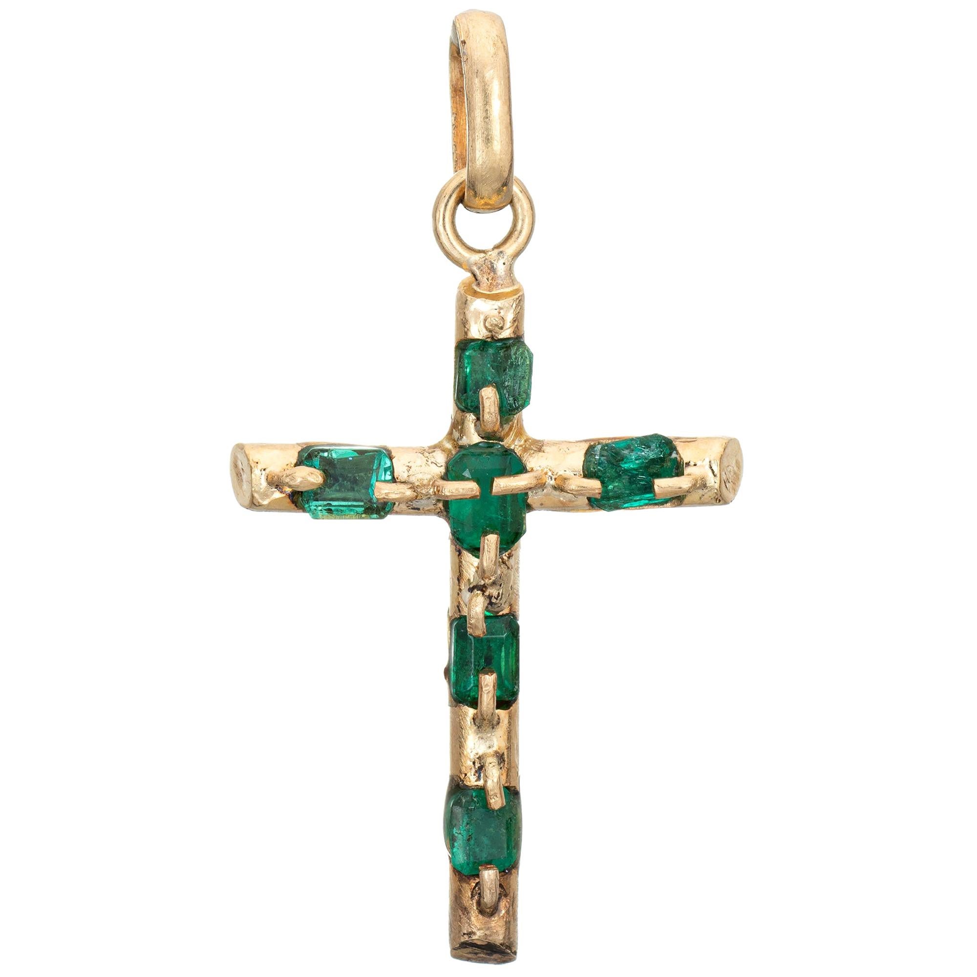 Emerald Religious Cross Pendant Vintage 18 Karat Yellow Gold Estate Fine Jewelry