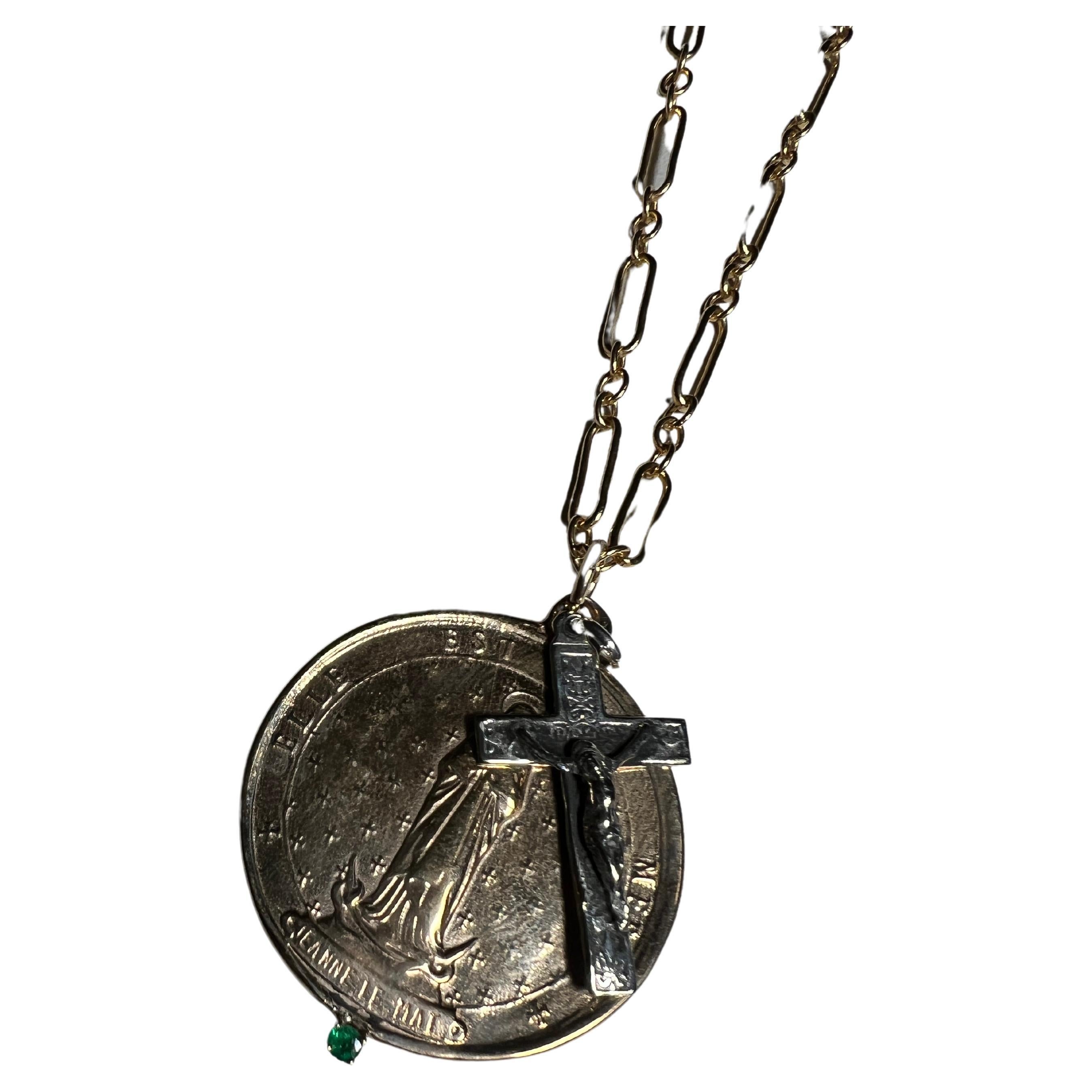Collar Cruz personalizado con cadena y medalla adicional en forma