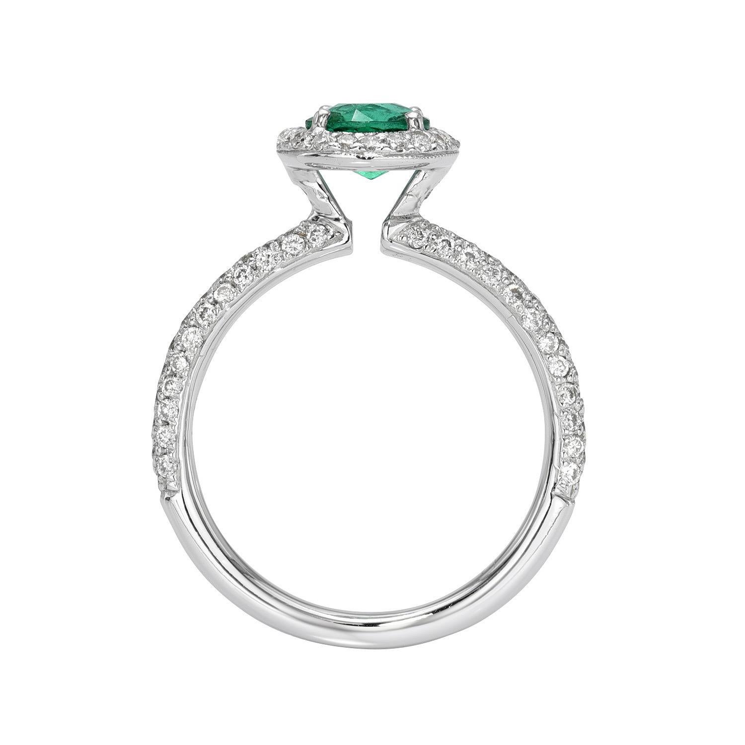 Contemporain Bague de fiançailles en émeraude ronde de 0,77 carat en vente