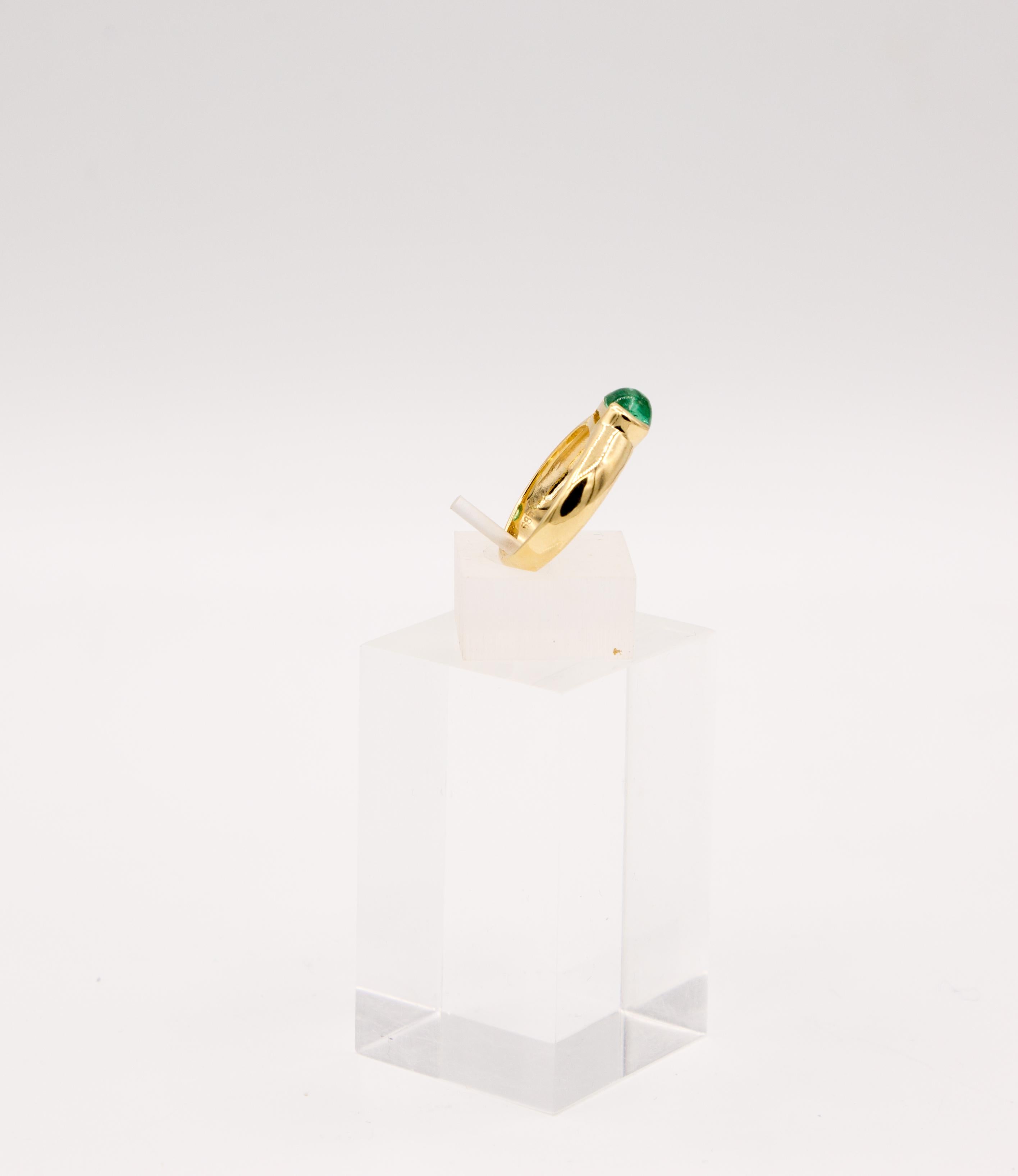Women's or Men's Emerald ring 14 k yellow gold For Sale