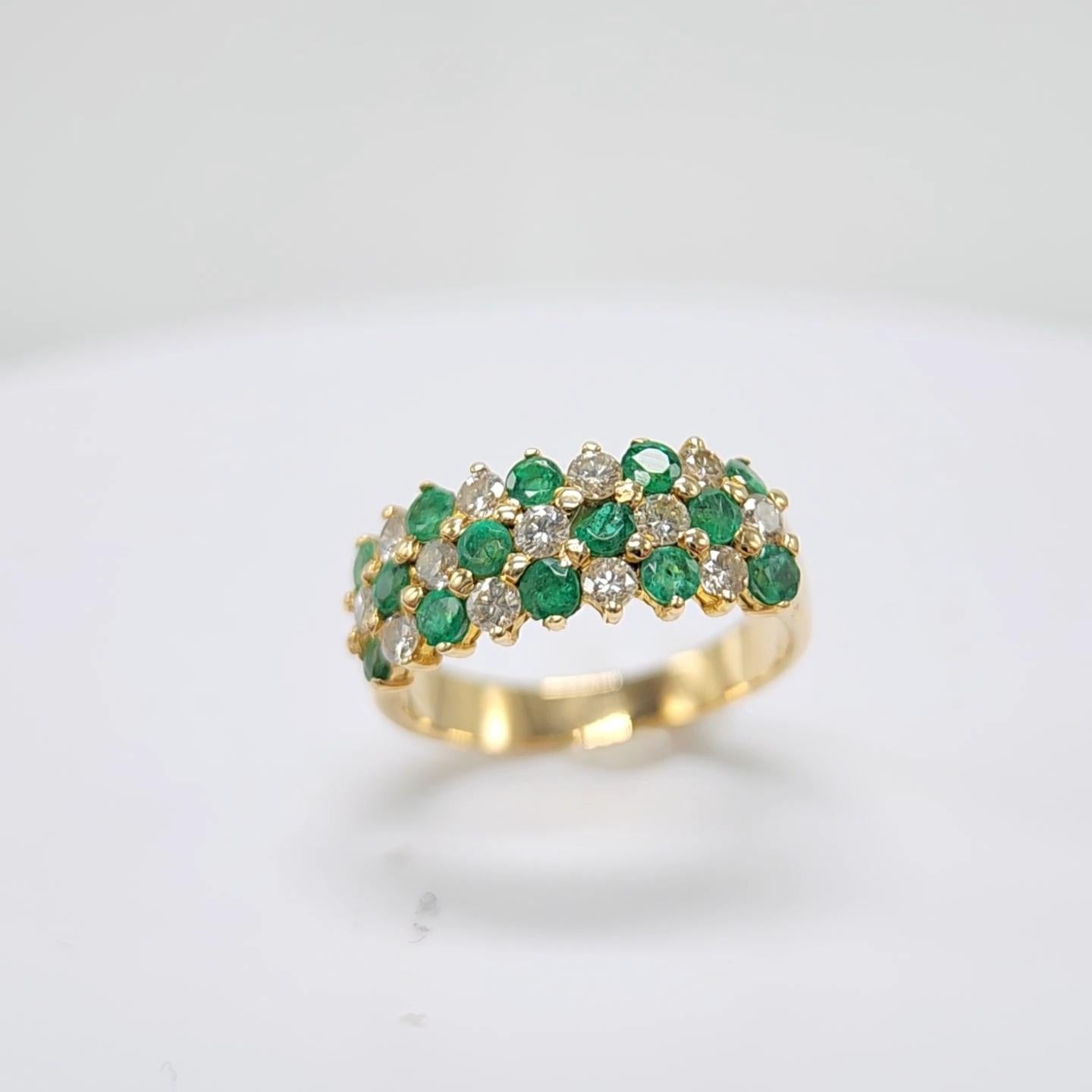 Emerald  Ring 14 Karat Yellow Gold and Diamonds For Sale 6