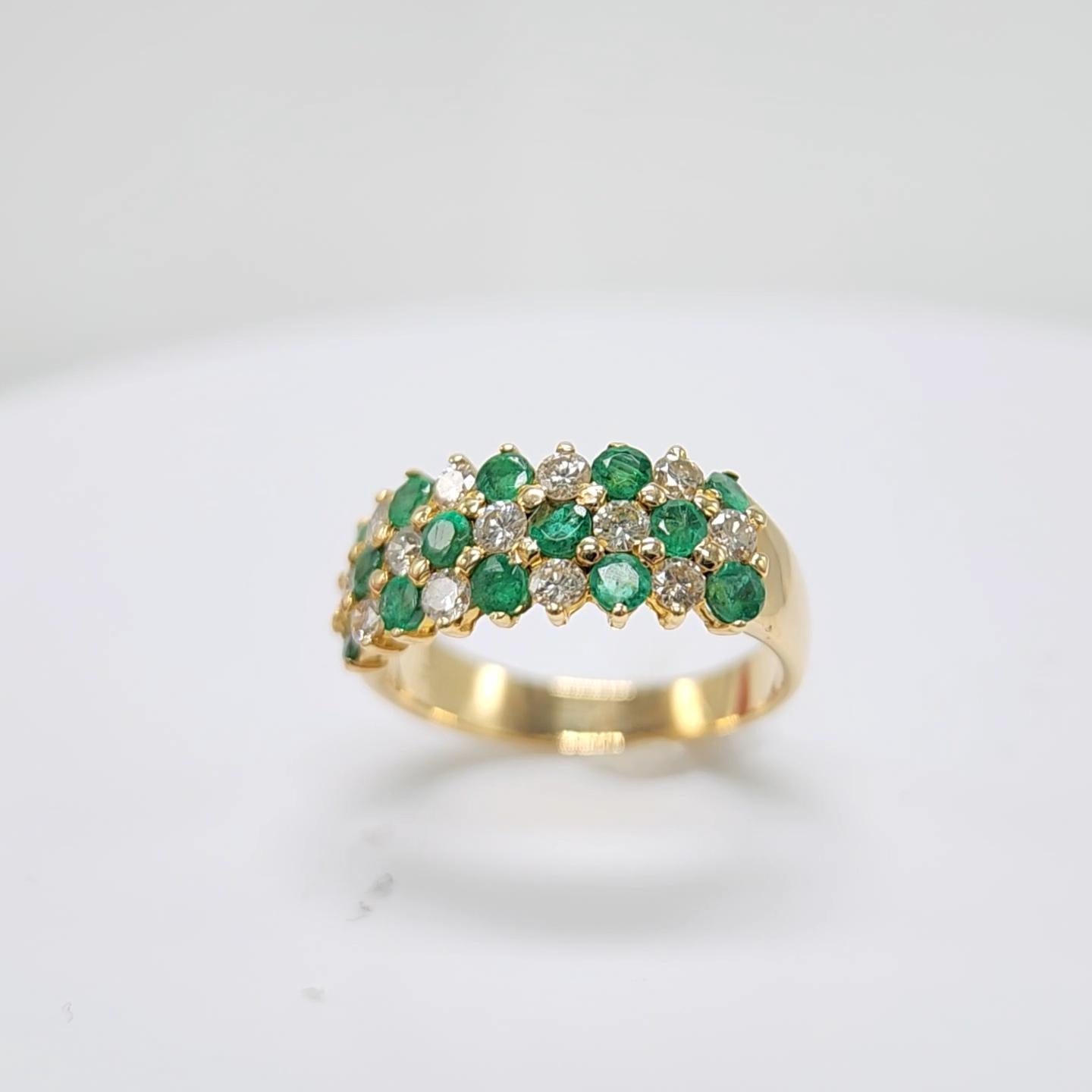 Emerald  Ring 14 Karat Yellow Gold and Diamonds For Sale 8