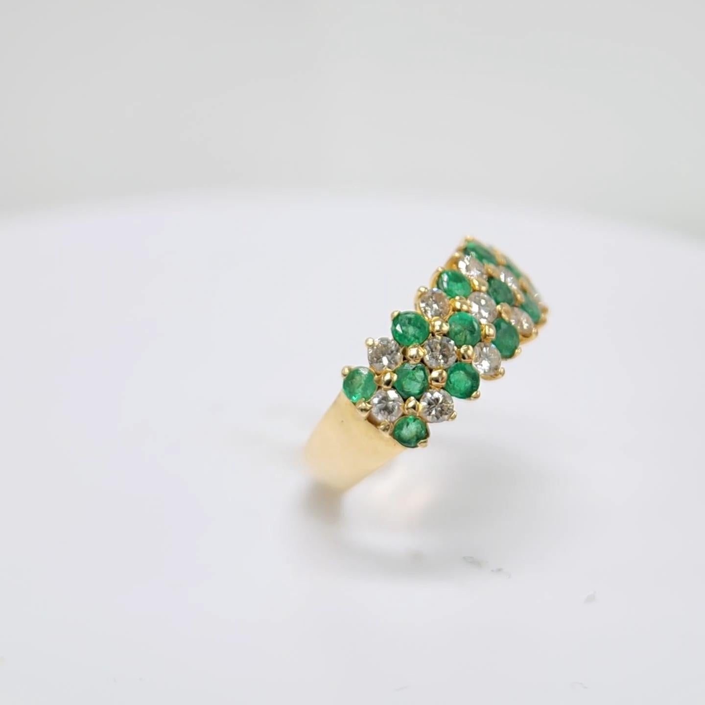 Women's Emerald  Ring 14 Karat Yellow Gold and Diamonds For Sale