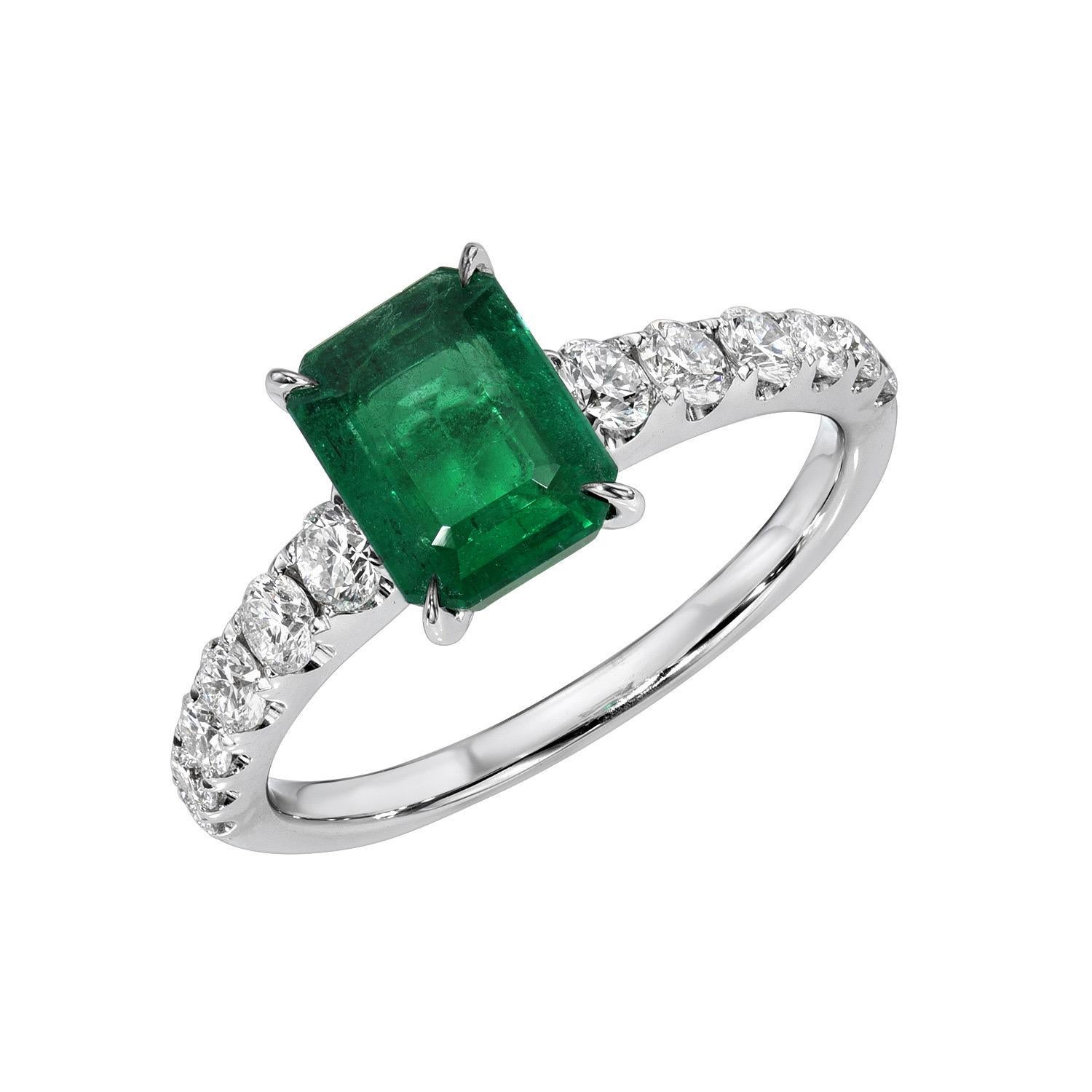 Contemporary Emerald Ring 1.43 Carat Emerald Cut For Sale