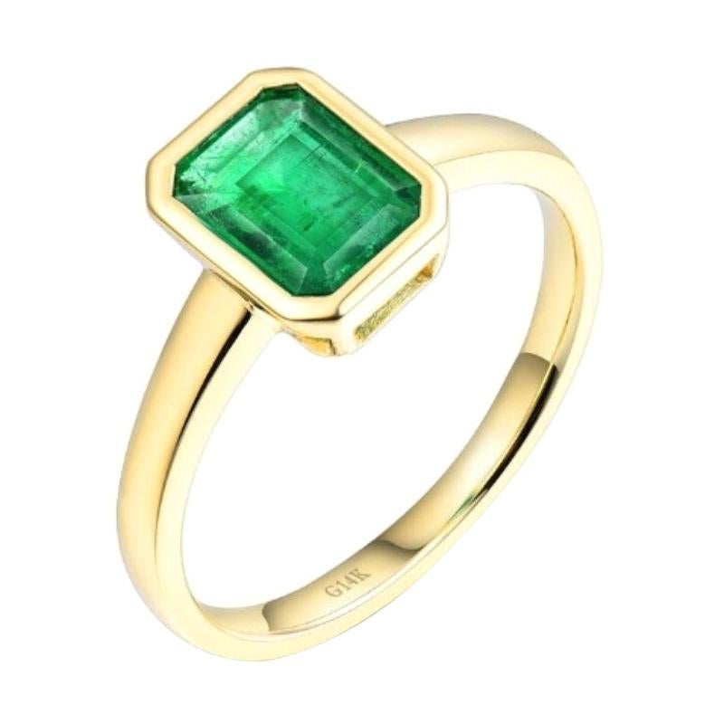 Emerald Ring 14K Yellow Gold For Sale