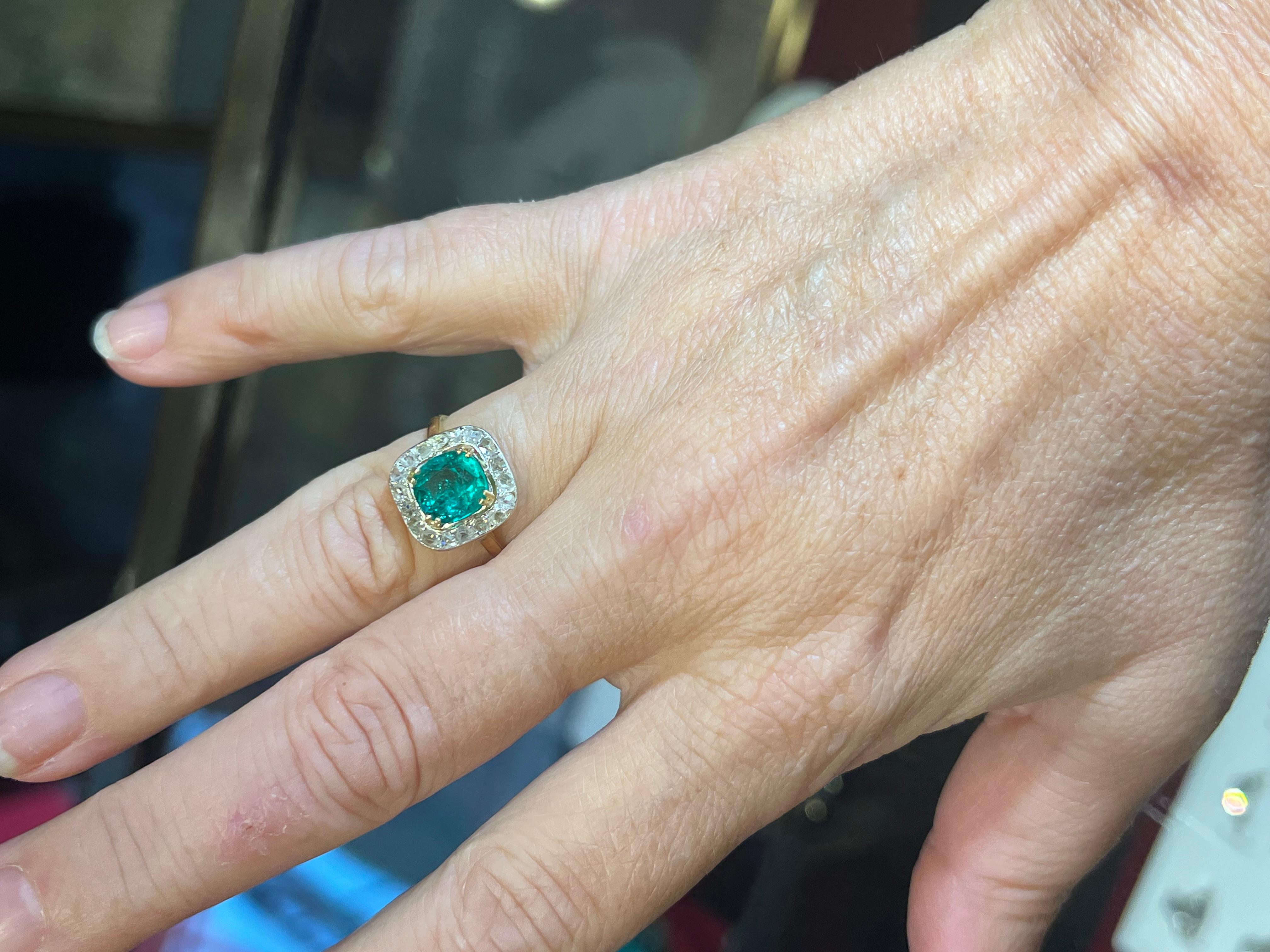 Anillo esmeralda 1,83 quilates diamantes pavé certificados talla 