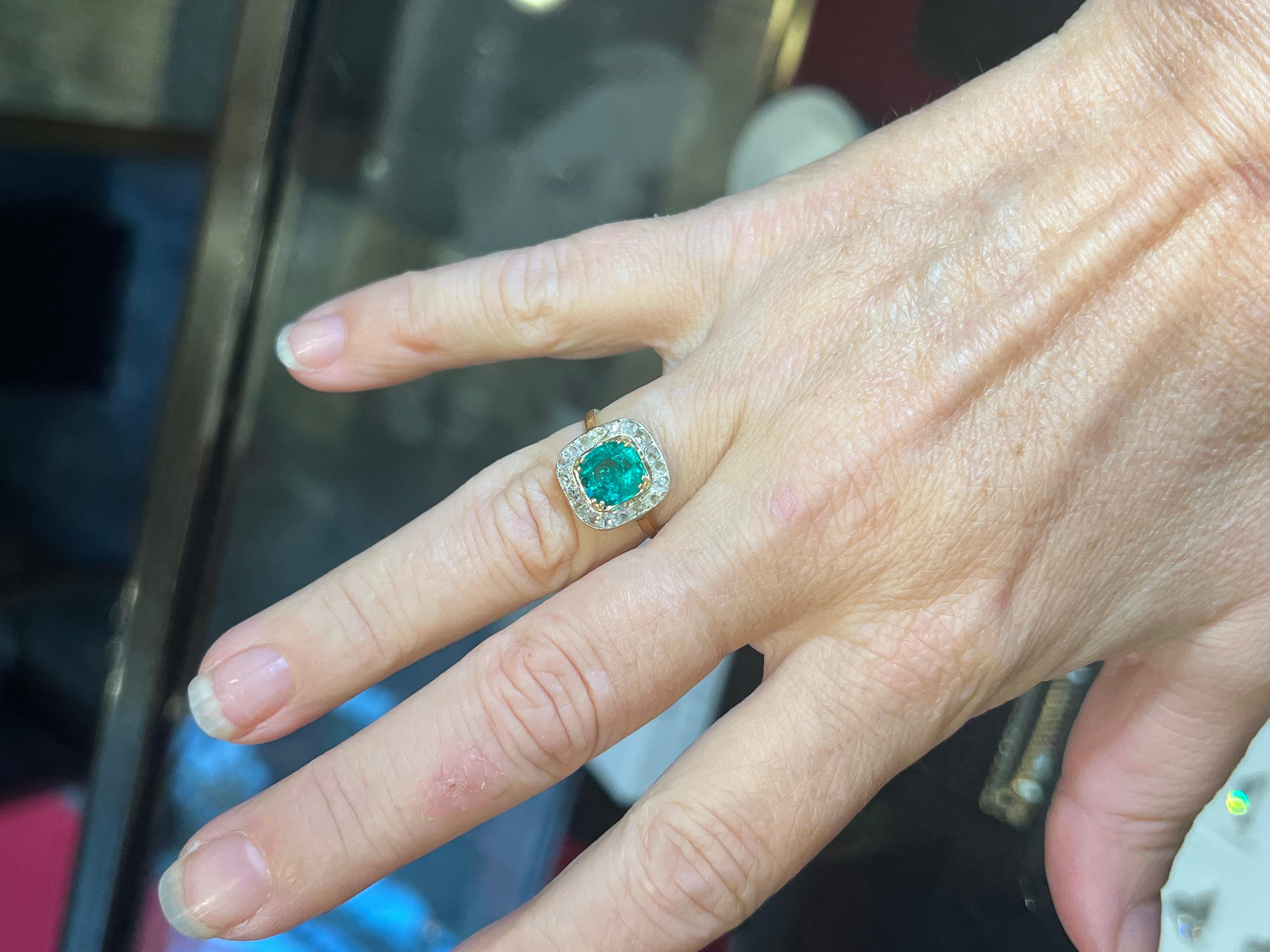 Anillo esmeralda 1,83 quilates diamantes pavé certificados talla 