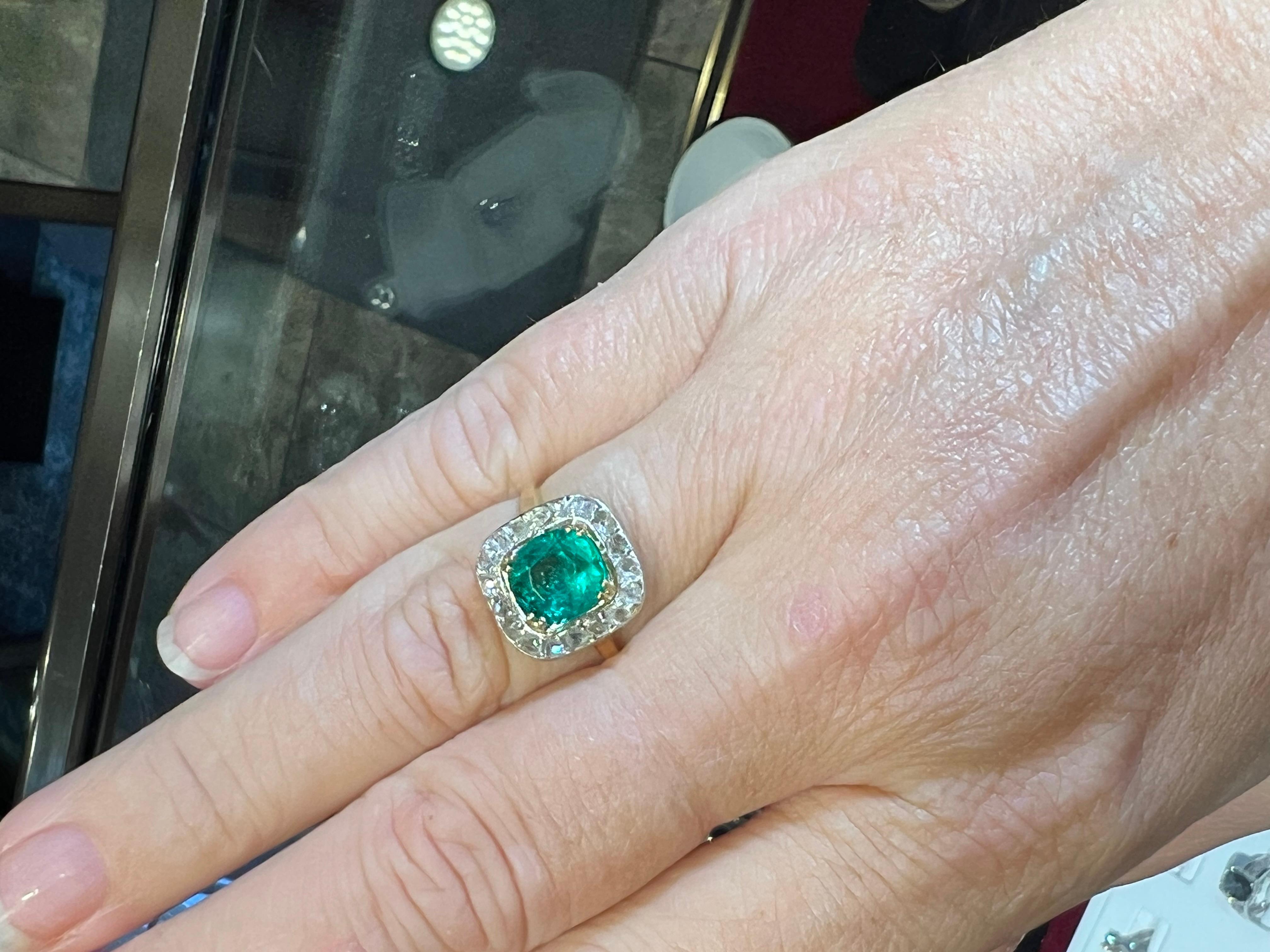 Anillo esmeralda 1,83 quilates diamantes pavé certificados talla 