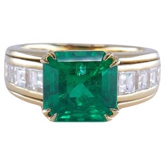 Emerald Ring 18k Gold Diamond