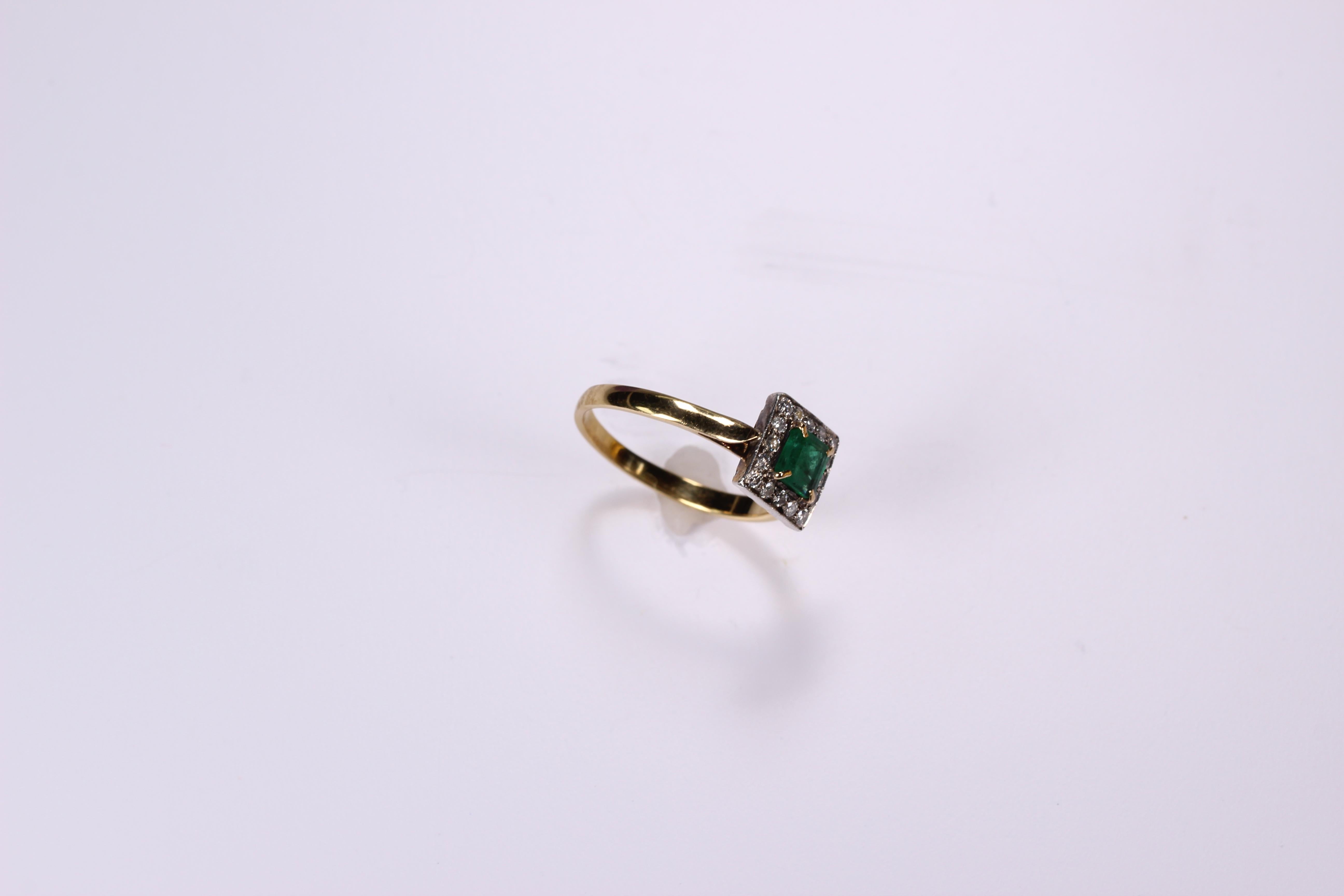 Emerald Ring 18K Yellow Gold with Diamonds 1