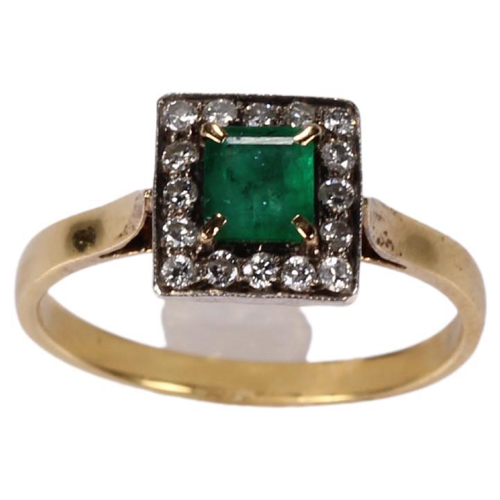 Emerald Ring 18K Yellow Gold with Diamonds