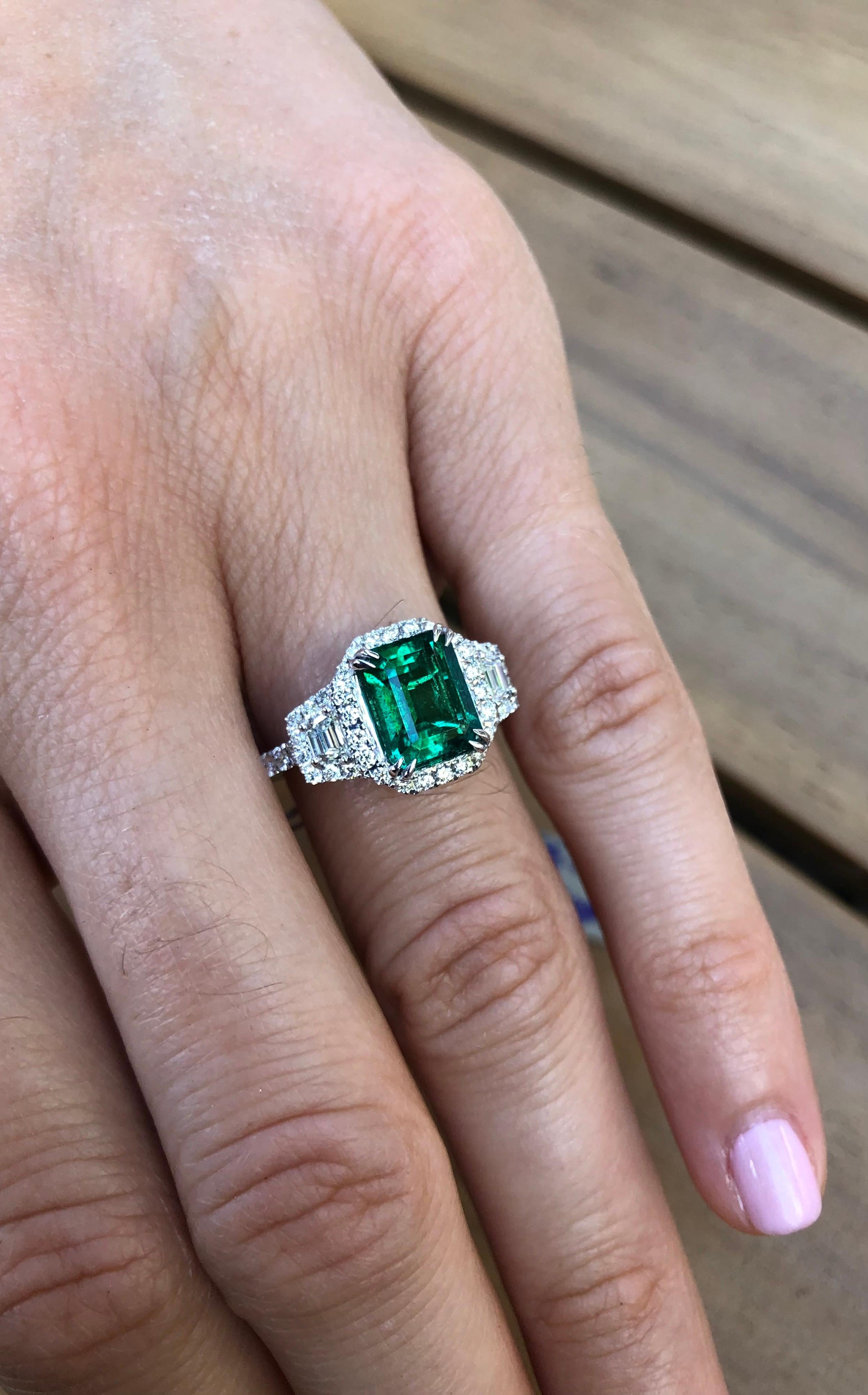 Emerald Ring 2.16 Carat Emerald Cut In New Condition In Beverly Hills, CA