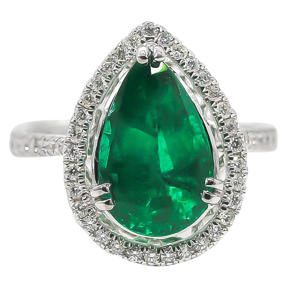 Emerald Ring 3.57 Carat with Diamonds 0.45 Carat 18 Karat Gold For Sale