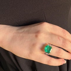 Emerald Ring 9.05 Carat in 18K White and Yellow Gold, Diamonds