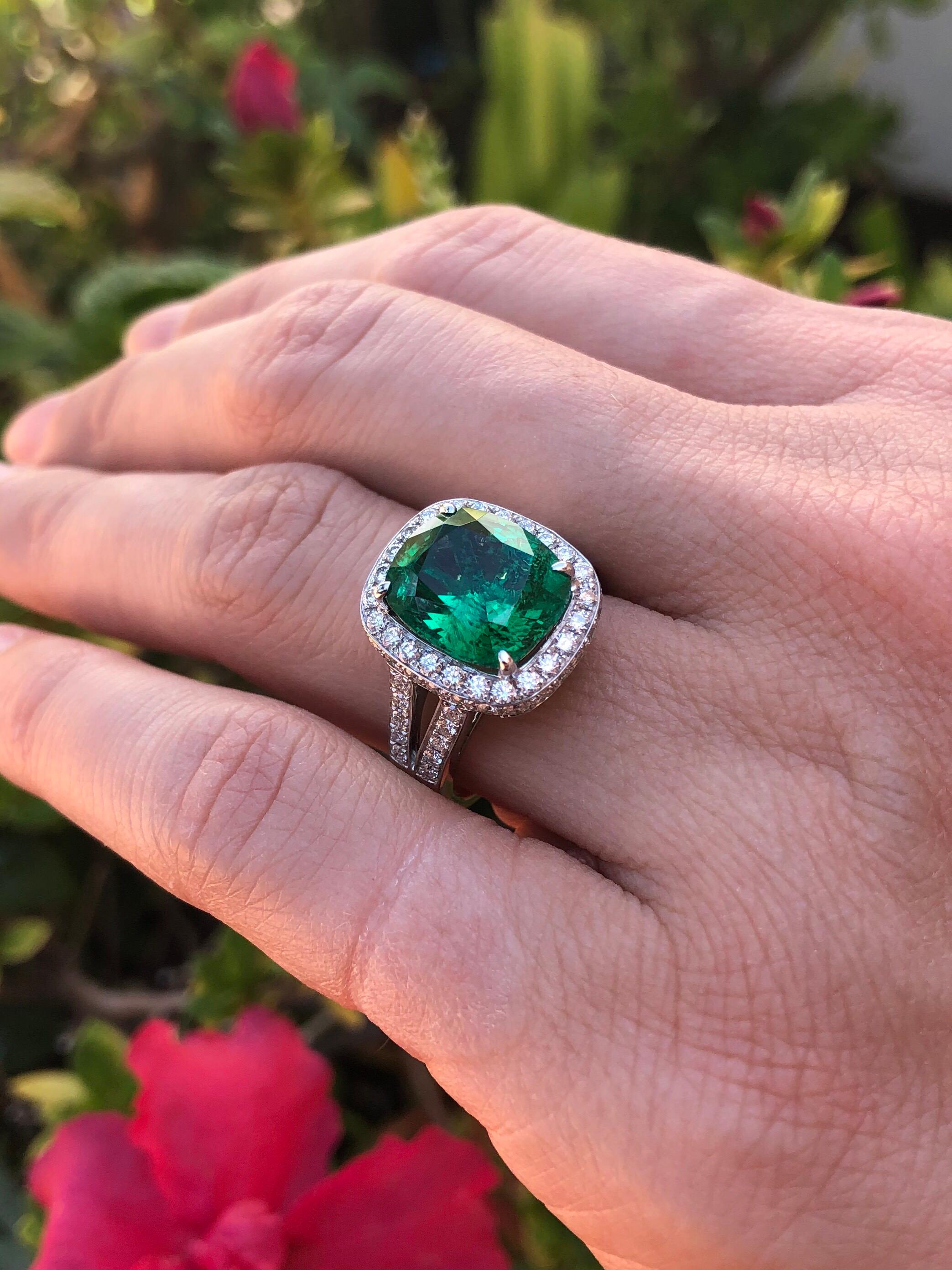 Emerald Ring Cushion Cut 4.66 Carats 1