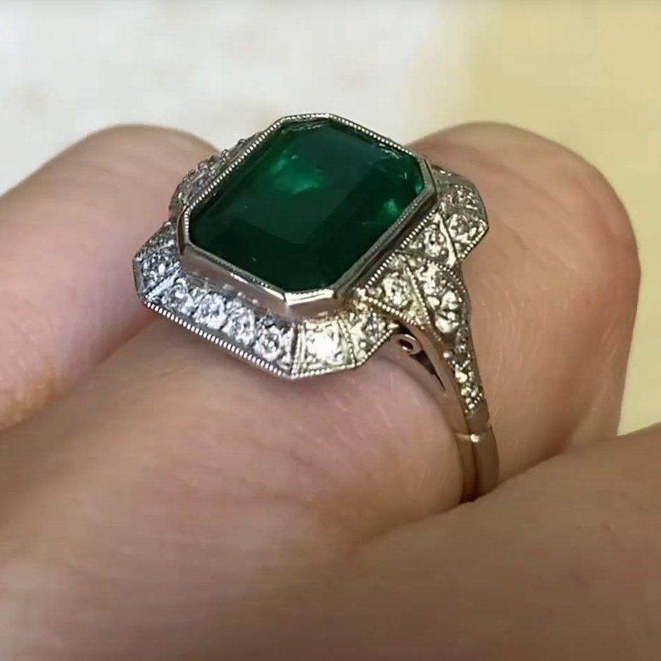 Emerald Ring Diamond Halo (Approx. 4.30-Carats), Platinum In Excellent Condition For Sale In New York, NY