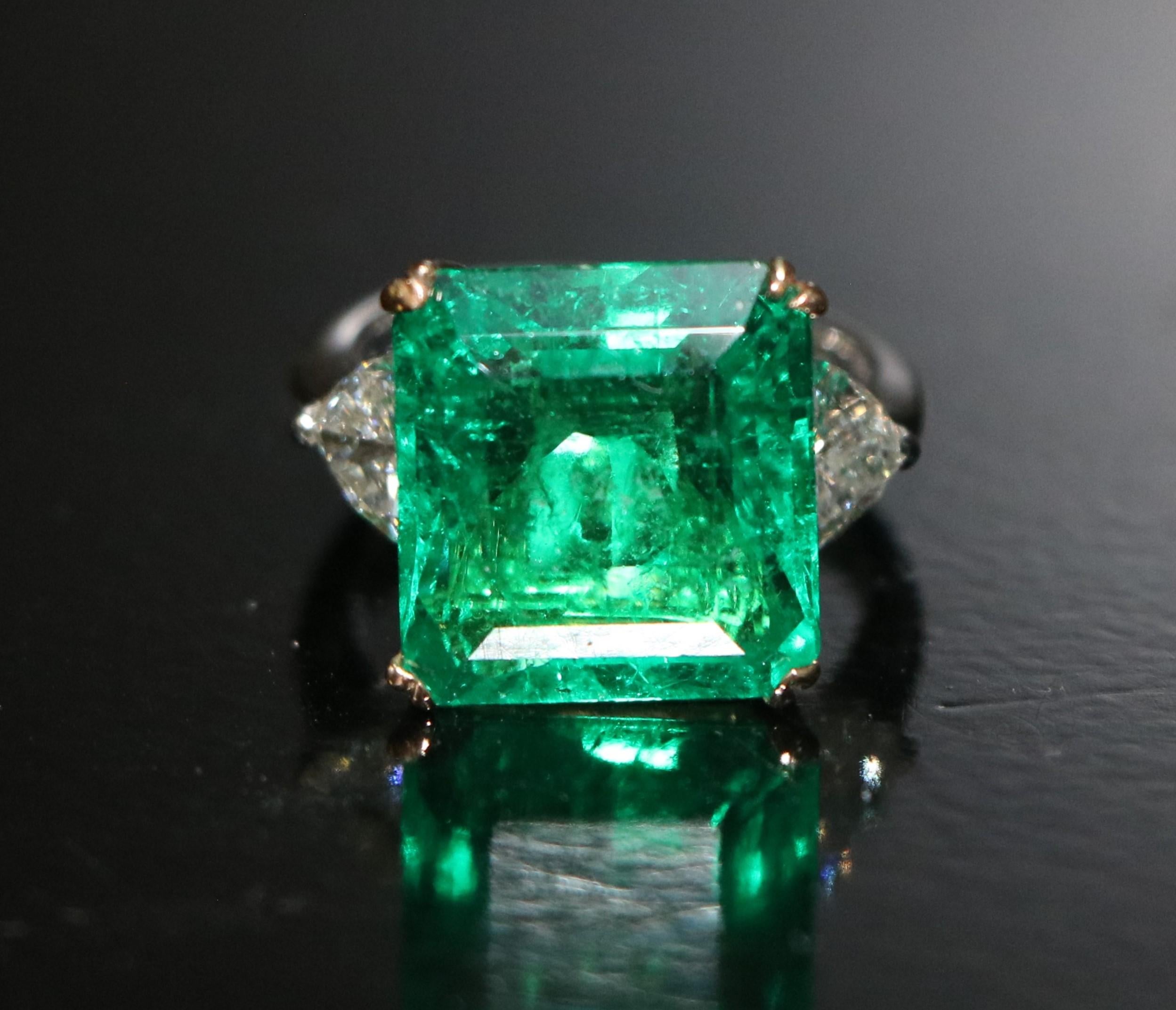 Emerald ring For Sale 4