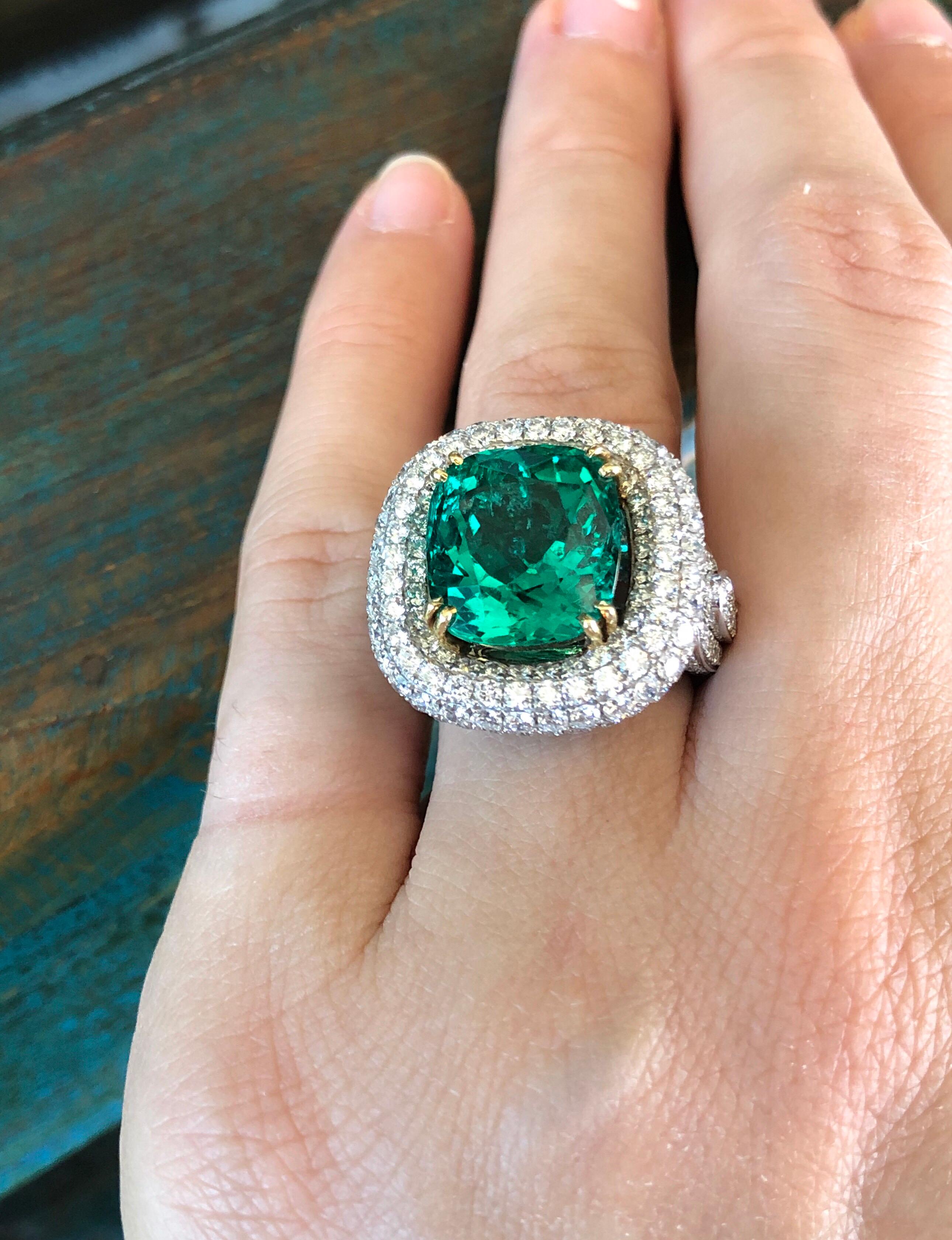 Colombian Emerald Ring 9.07 Carat Gubelin Certified 3