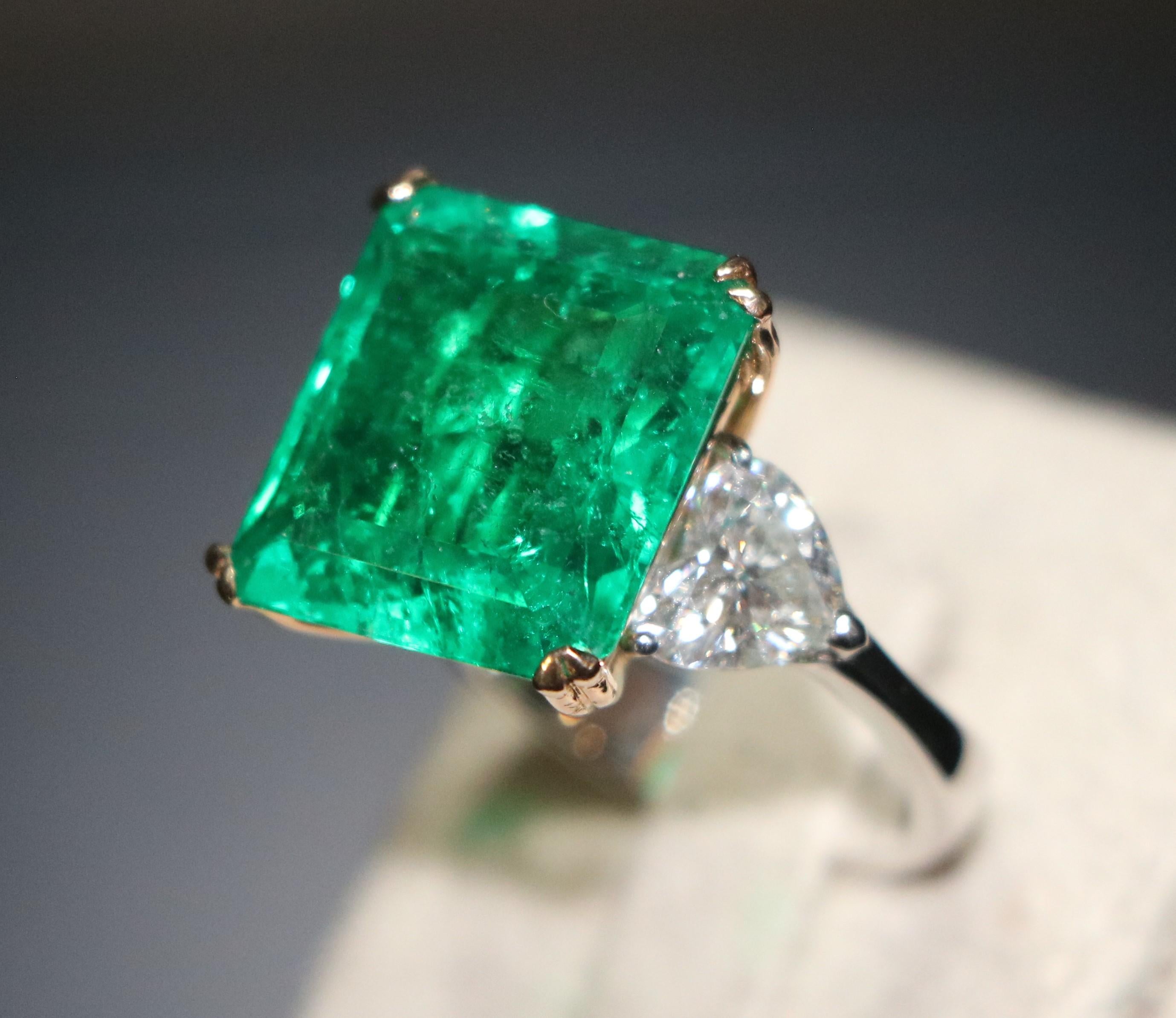 Octagon Cut Emerald ring For Sale
