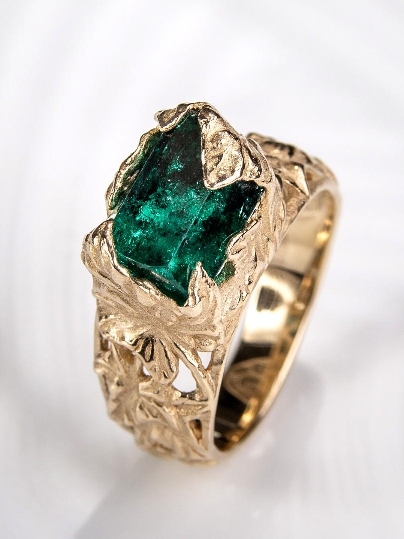 Emerald Ring Gold Crystal Unisex Art Nouveau Style For Sale 7