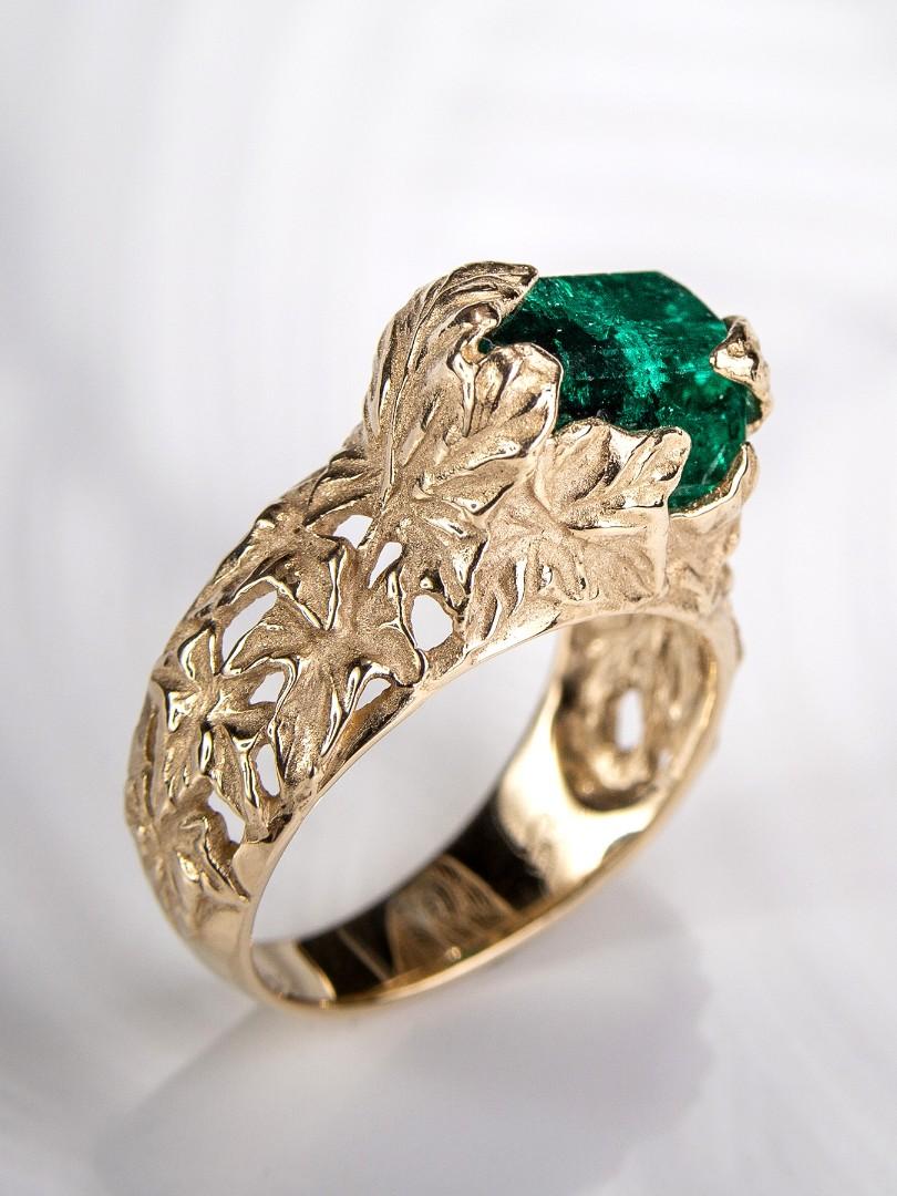 Emerald Ring Gold Crystal Unisex Art Nouveau Style For Sale 10