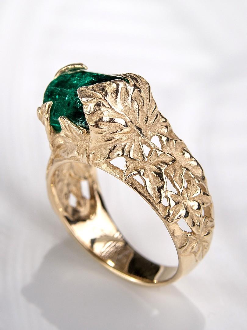 Emerald Ring Gold Crystal Unisex Art Nouveau Style For Sale 11