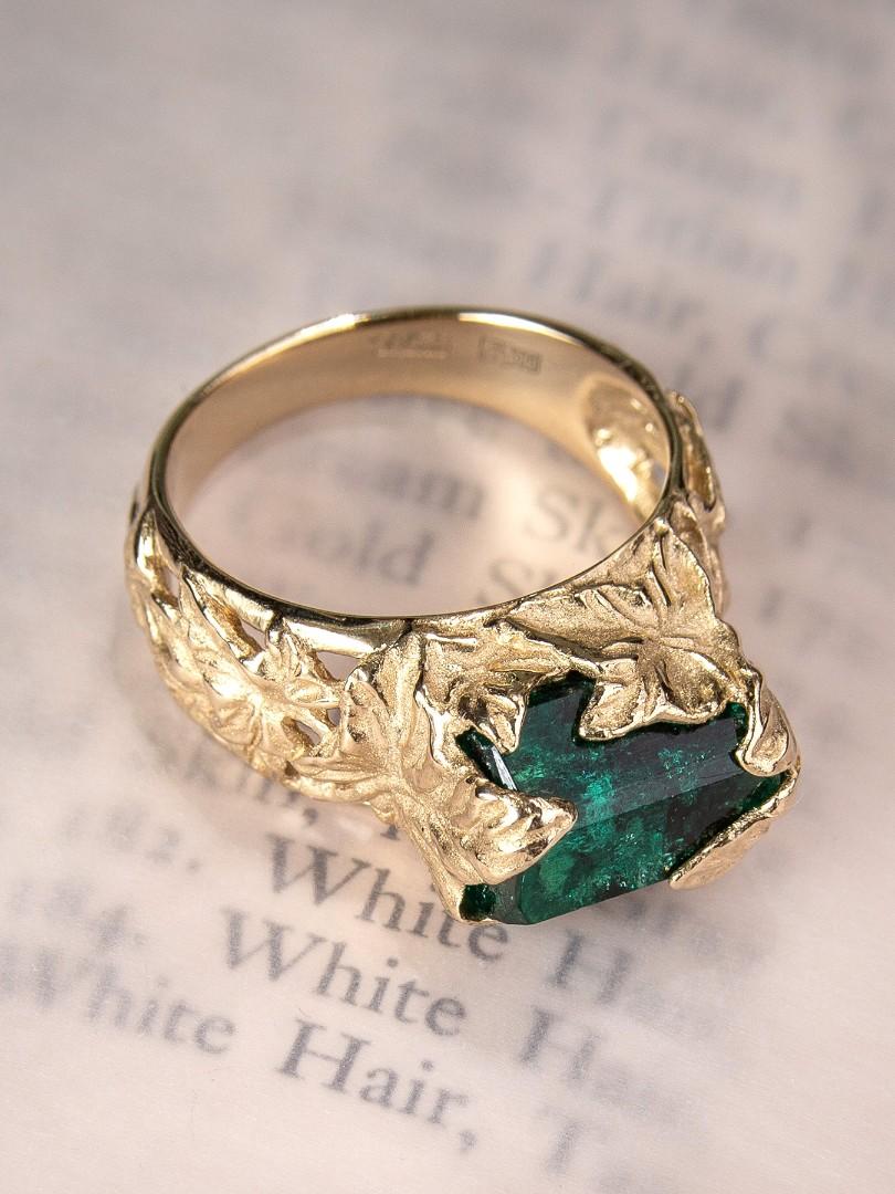 Emerald Ring Gold Crystal Unisex Art Nouveau Style For Sale 1