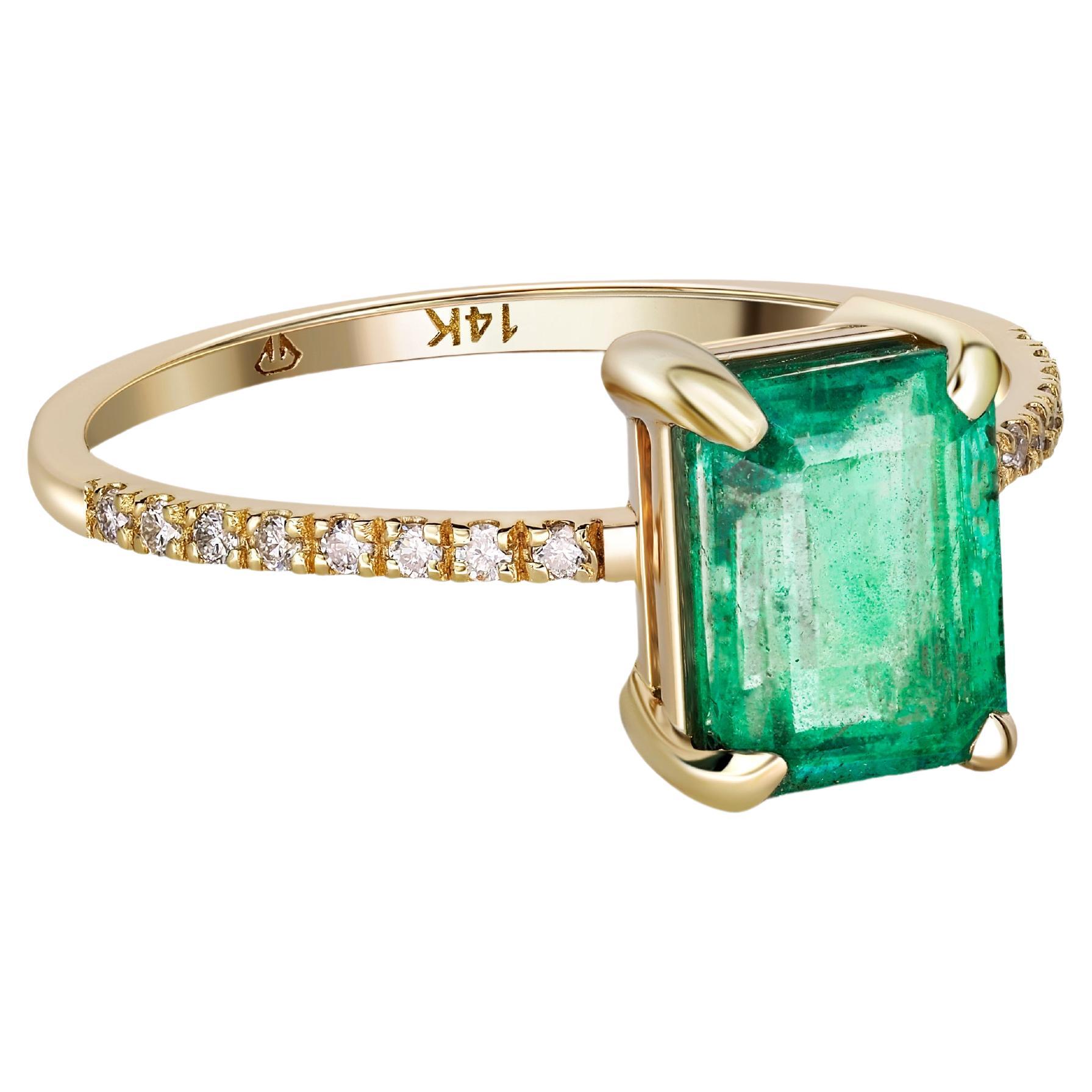 Emerald ring in 14 k gold.  For Sale