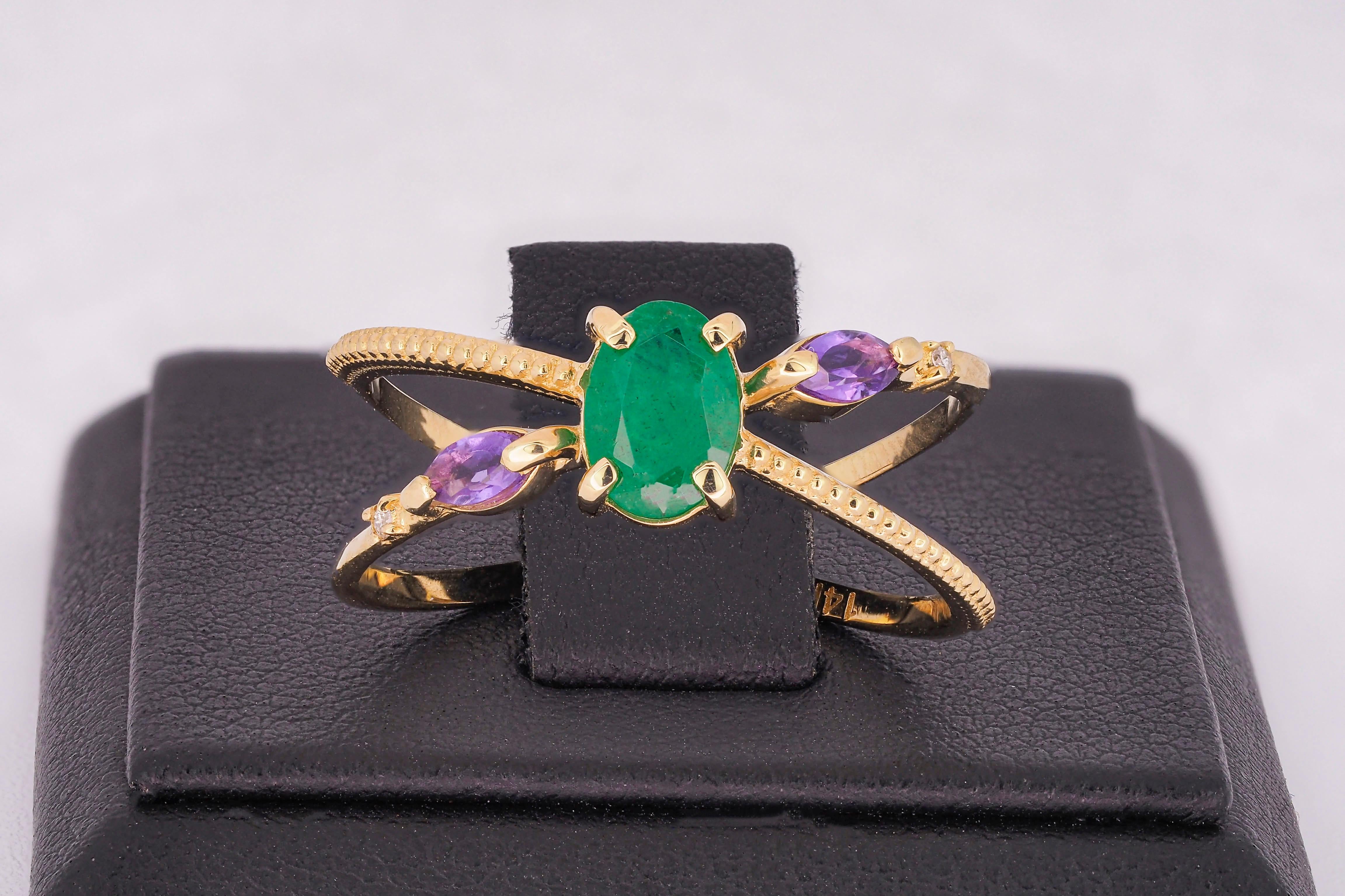 Oval Cut Emerald ring in 14 kt gold.  For Sale