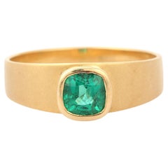 Unisex Emerald Solitaire Ring in 18 Karat Yellow Gold