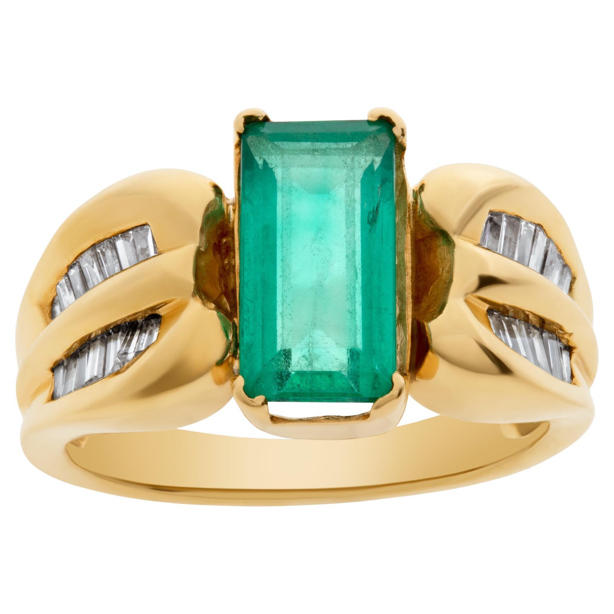 Emerald Ring in 18k Yellow Gold with Baguette Cut Diamond Accents For Sale