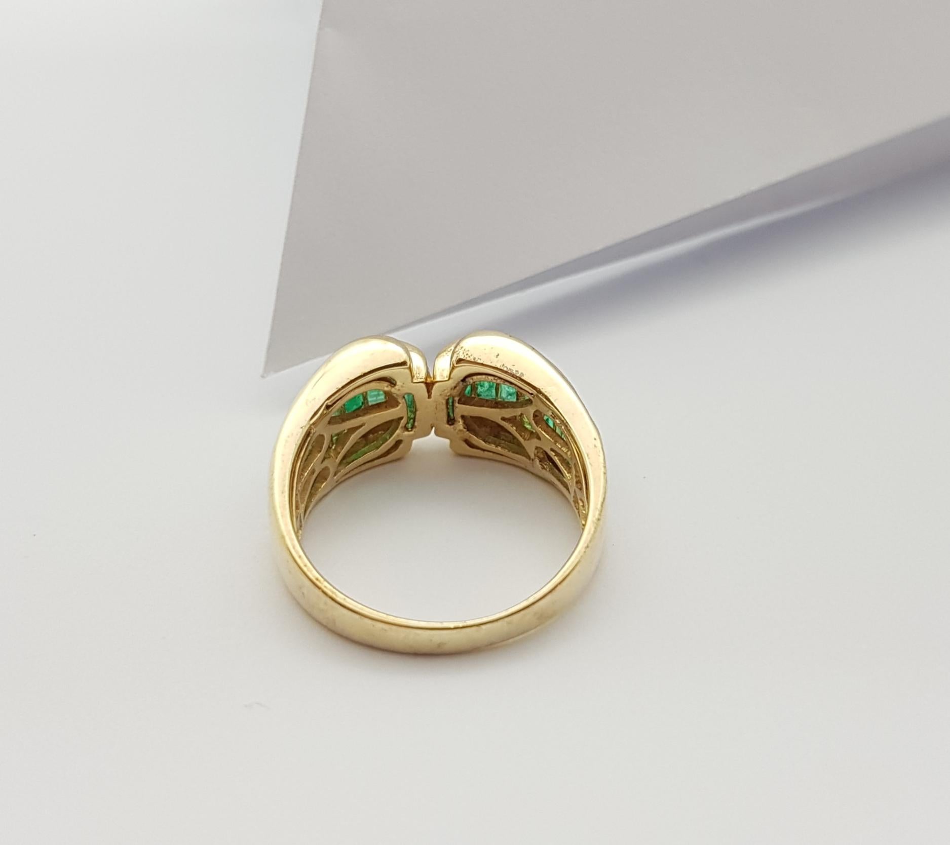 Emerald Ring Set in 18 Karat Gold Settings For Sale 5