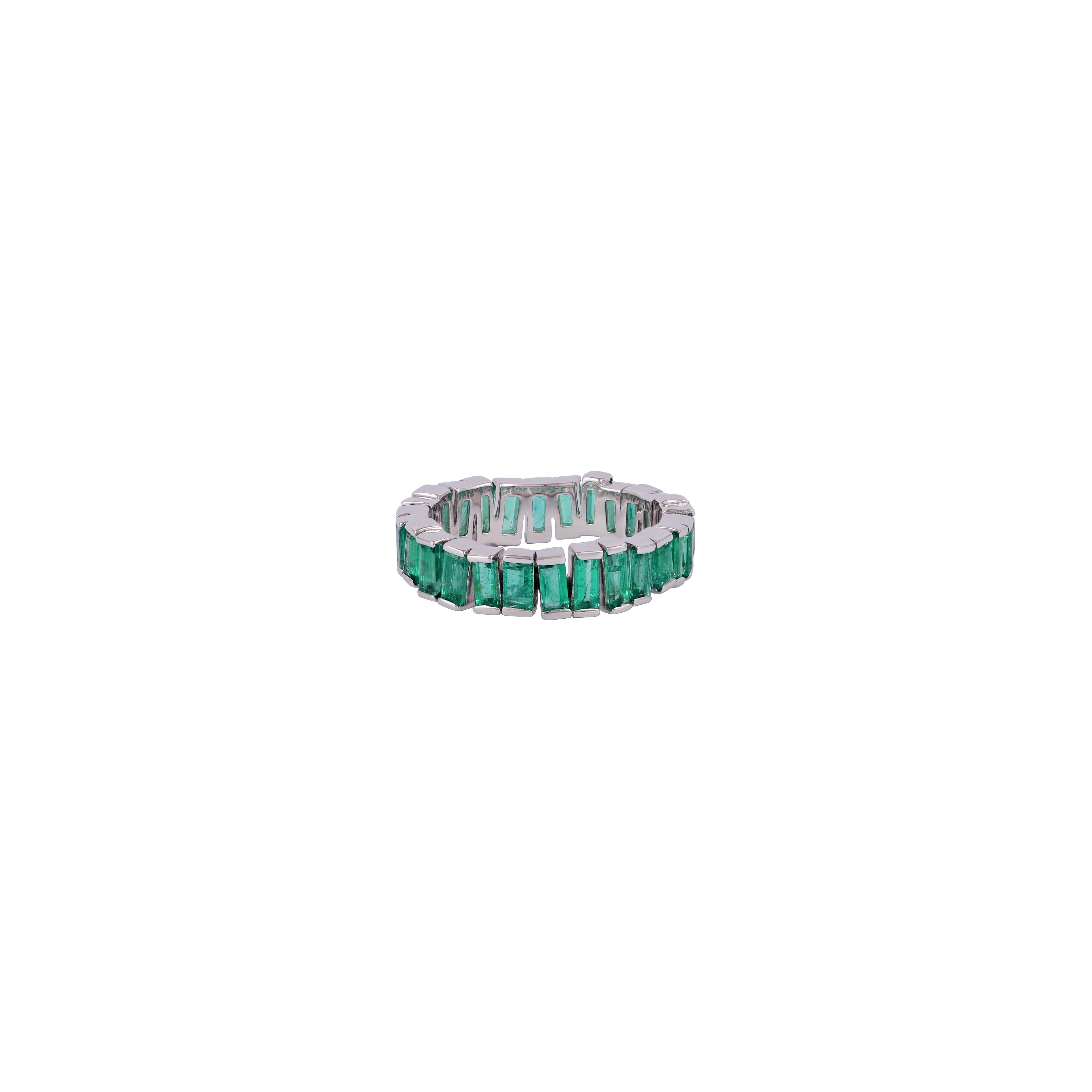 Modern Emerald Ring Studded in 18K White Gold