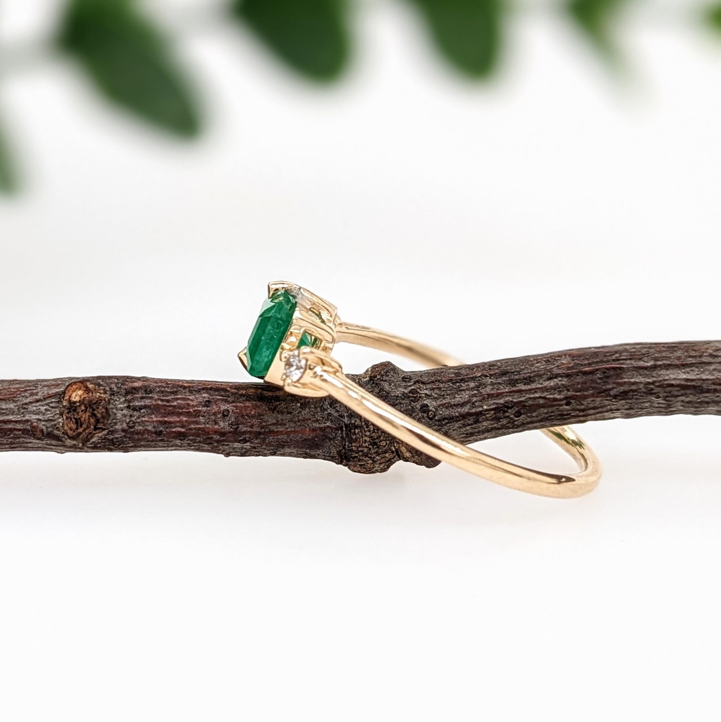 Emerald Ring w Natural Diamonds in Solid 14K Yellow Gold Emerald Cut 5x7mm In New Condition For Sale In Columbus, OH
