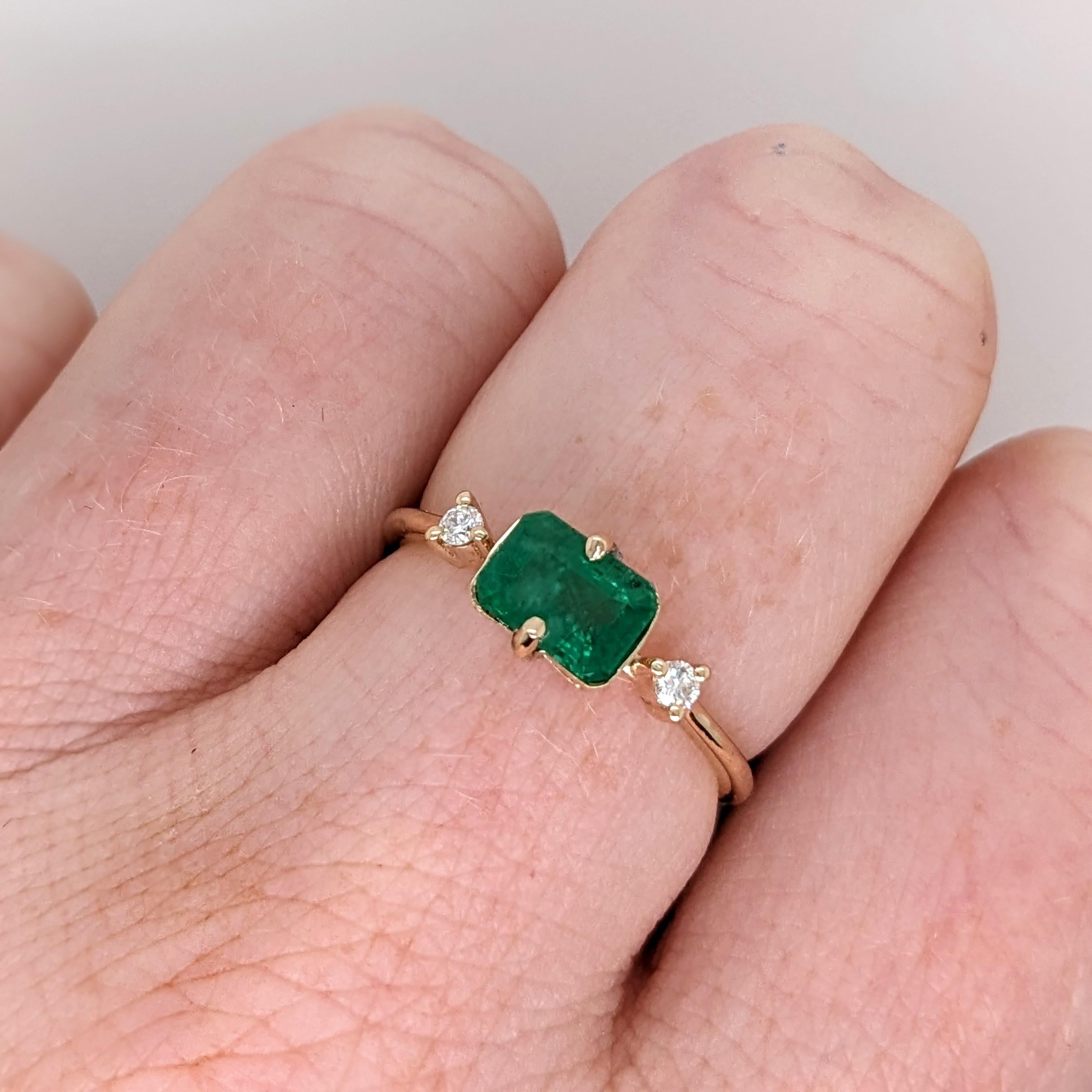 Emerald Ring w Natural Diamonds in Solid 14K Yellow Gold Emerald Cut 5x7mm For Sale 3