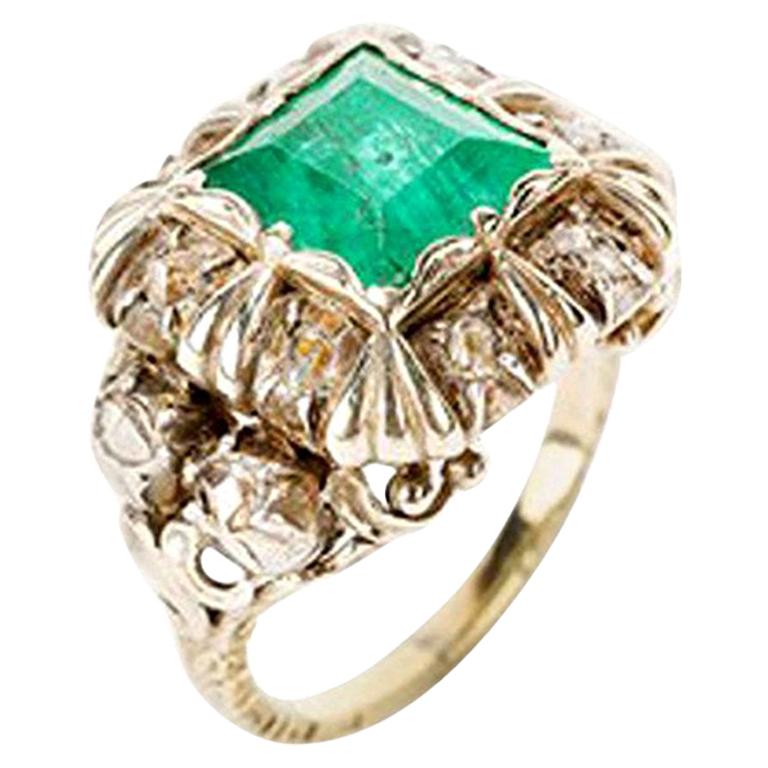 Emerald Ring with 12 Old Cut Diamonds, 14 Carat, 18th Century