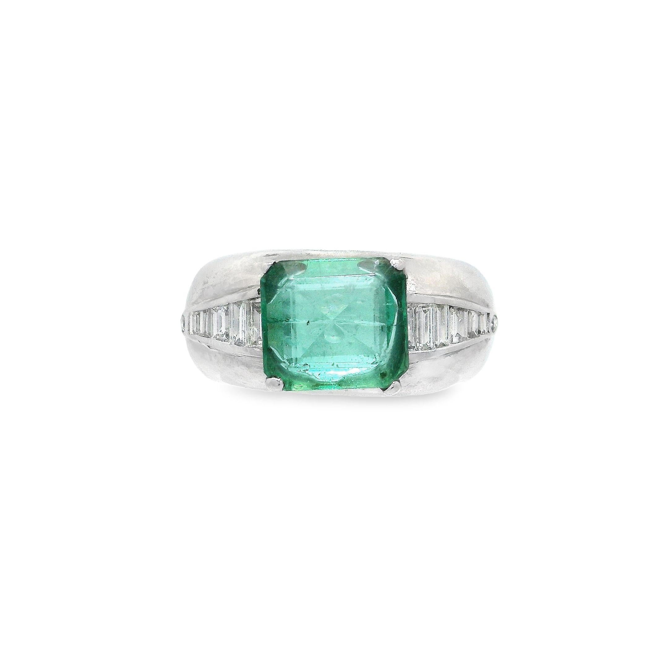 Contemporary Emerald Ring with Baguette and Round Diamond in 18K White Gold For Sale