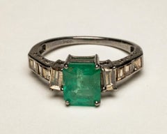 Anillo Esmeralda con Diamantes Baguette