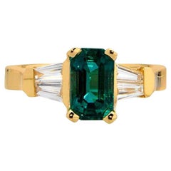 Emerald Ring with Diamond