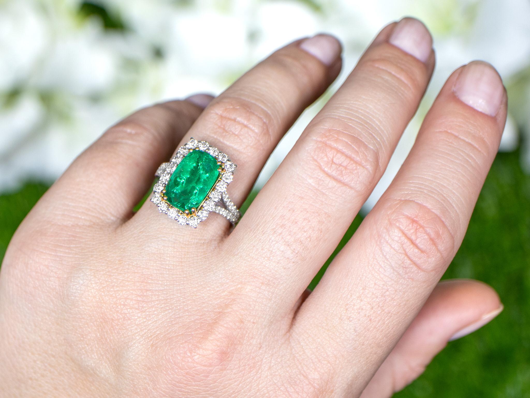 Women's or Men's Emerald Ring With Diamond Halo Setting 5.12 Carats 18K Gold For Sale