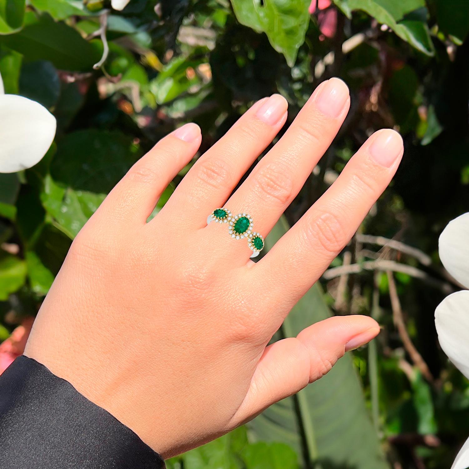 Contemporary Emerald Ring With Diamonds 1.15 Carats 18K Gold For Sale