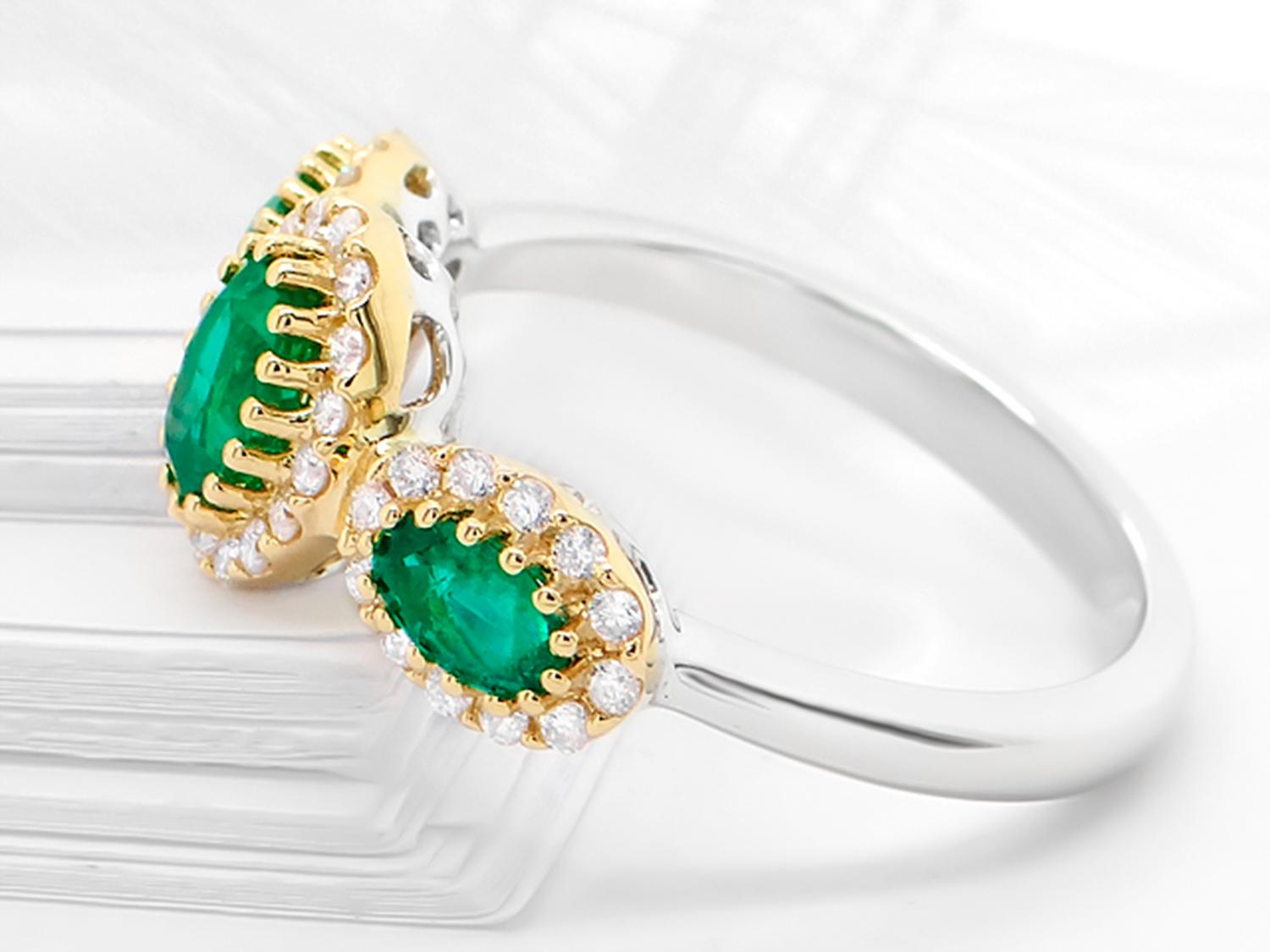 Women's Emerald Ring With Diamonds 1.15 Carats 18K Gold For Sale