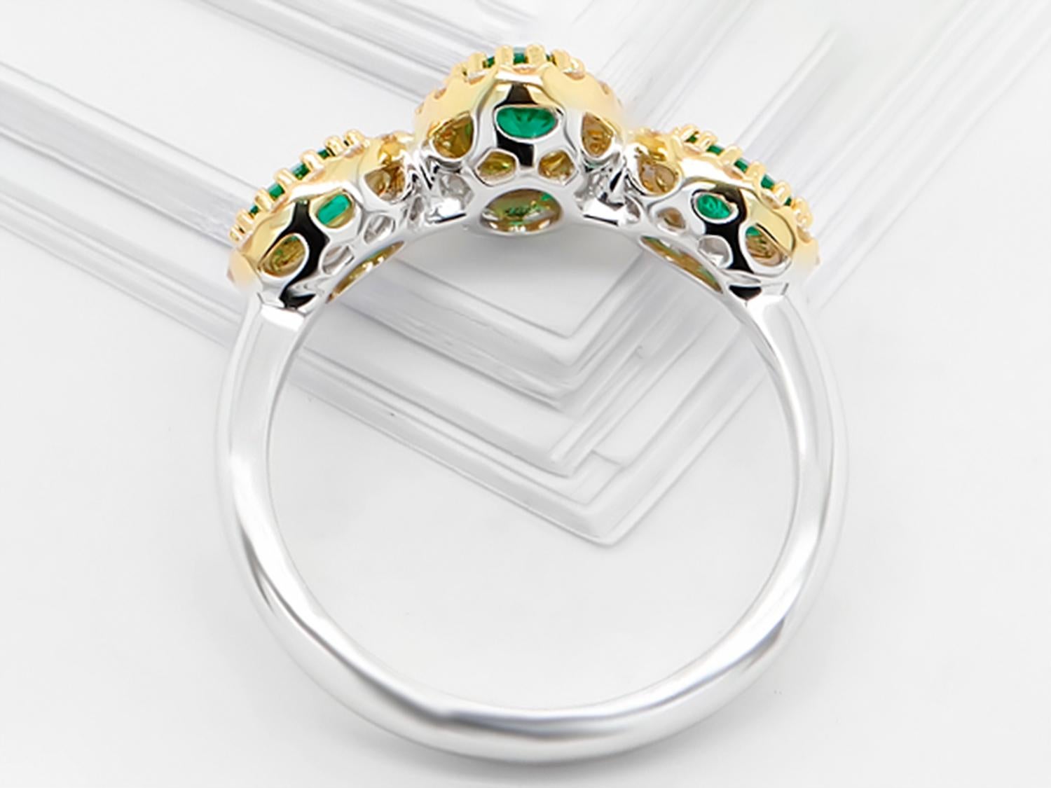 Emerald Ring With Diamonds 1.15 Carats 18K Gold For Sale 1