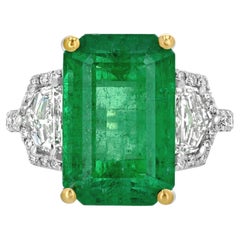 Emerald Ring with Diamonds in 18K Gold